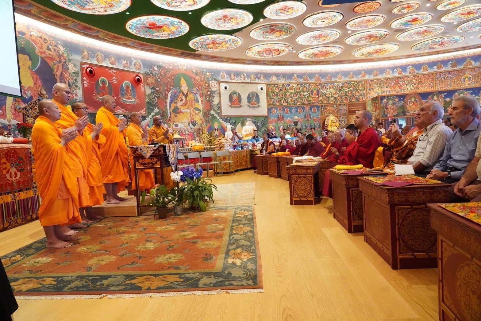 ผู้แทนมูลนิธิธรรมกายร่วมงานเทศกาลสวดมนต์ เพื่อสันติภาพ ณ วัดธิเบต
