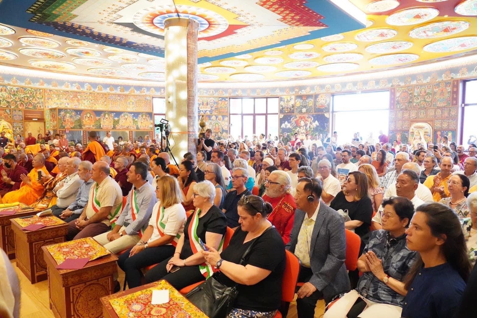 ผู้แทนมูลนิธิธรรมกายร่วมงานเทศกาลสวดมนต์ เพื่อสันติภาพ ณ วัดธิเบต