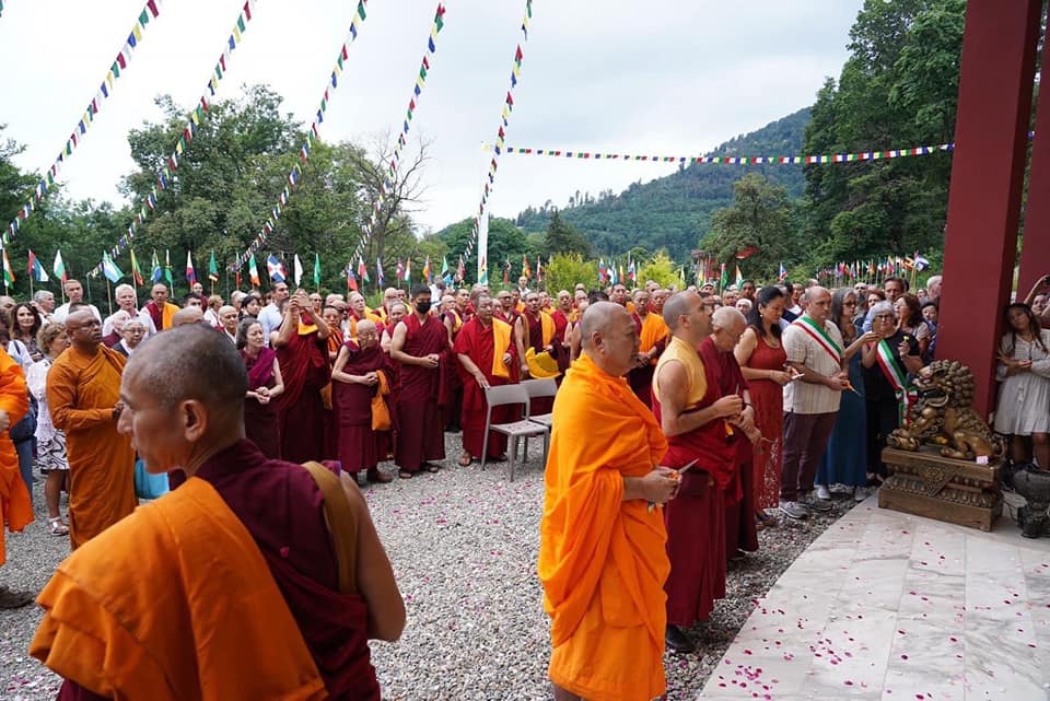 ผู้แทนมูลนิธิธรรมกายร่วมงานเทศกาลสวดมนต์ เพื่อสันติภาพ ณ วัดธิเบต