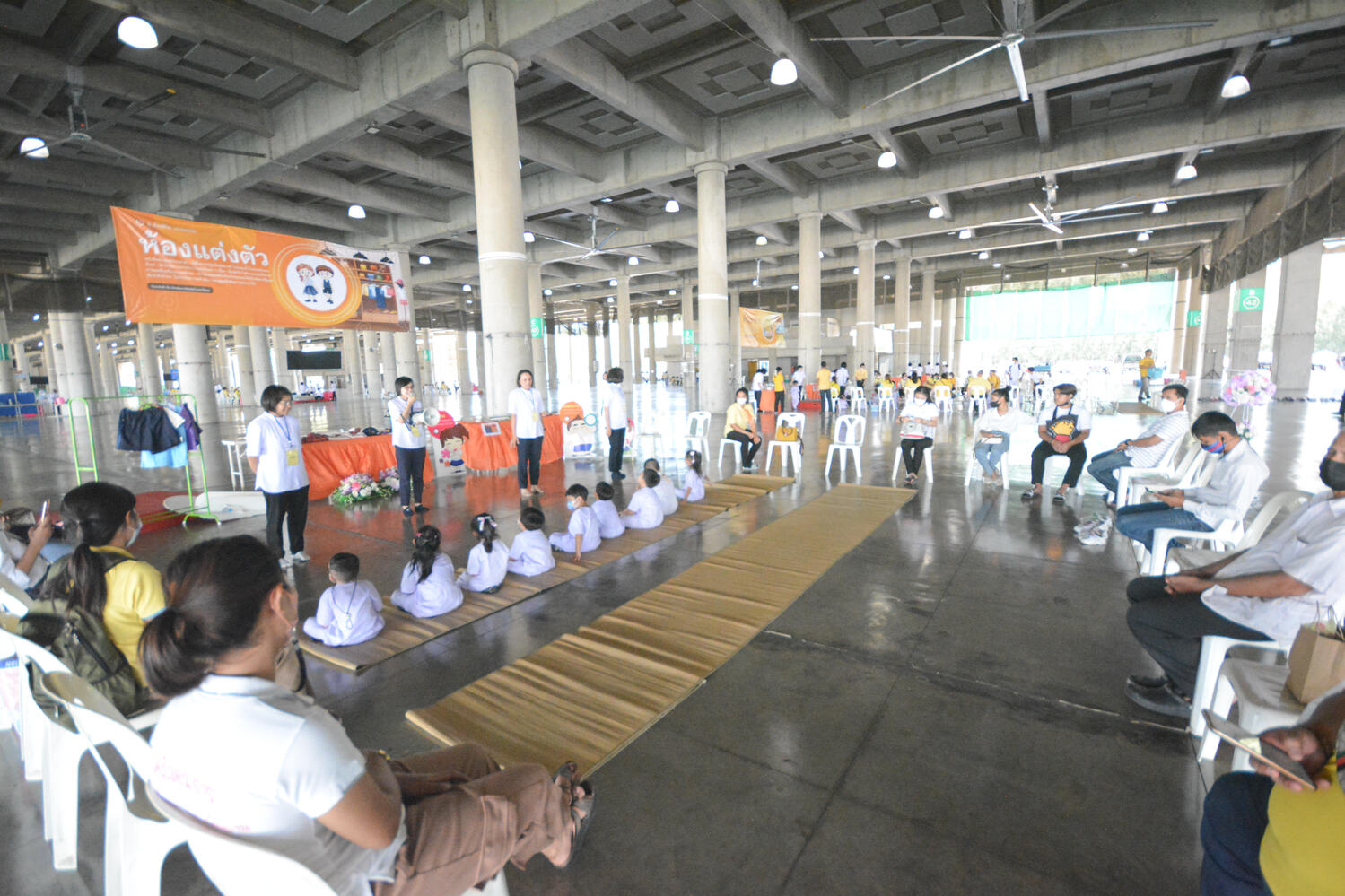 อบต.คลองสาม ร่วมกับวัดพระธรรมกาย จัดอบรมพลังความดีสากล UG5 เสกลูก ให้เป็น ลูกแก้ว