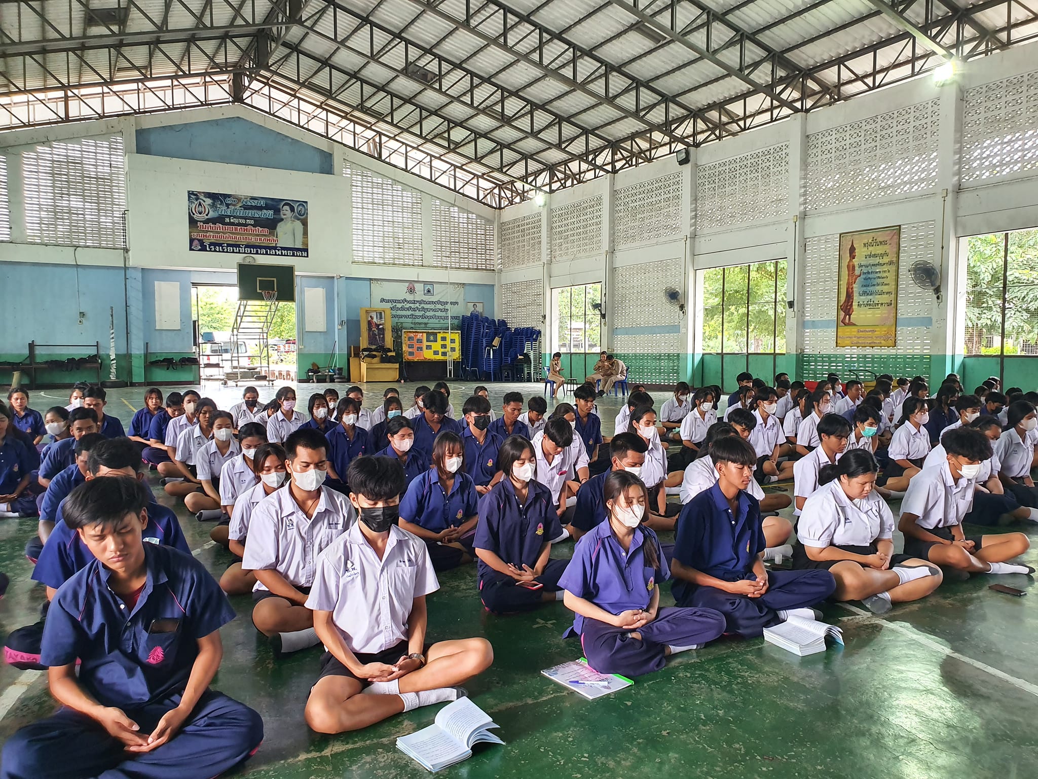 พระอาจารย์จากธุดงคสถานชัยบาดาล บรรยายธรรมะให้กับนักเรียน โรงเรียนชัยบาดาลพิทยาคม