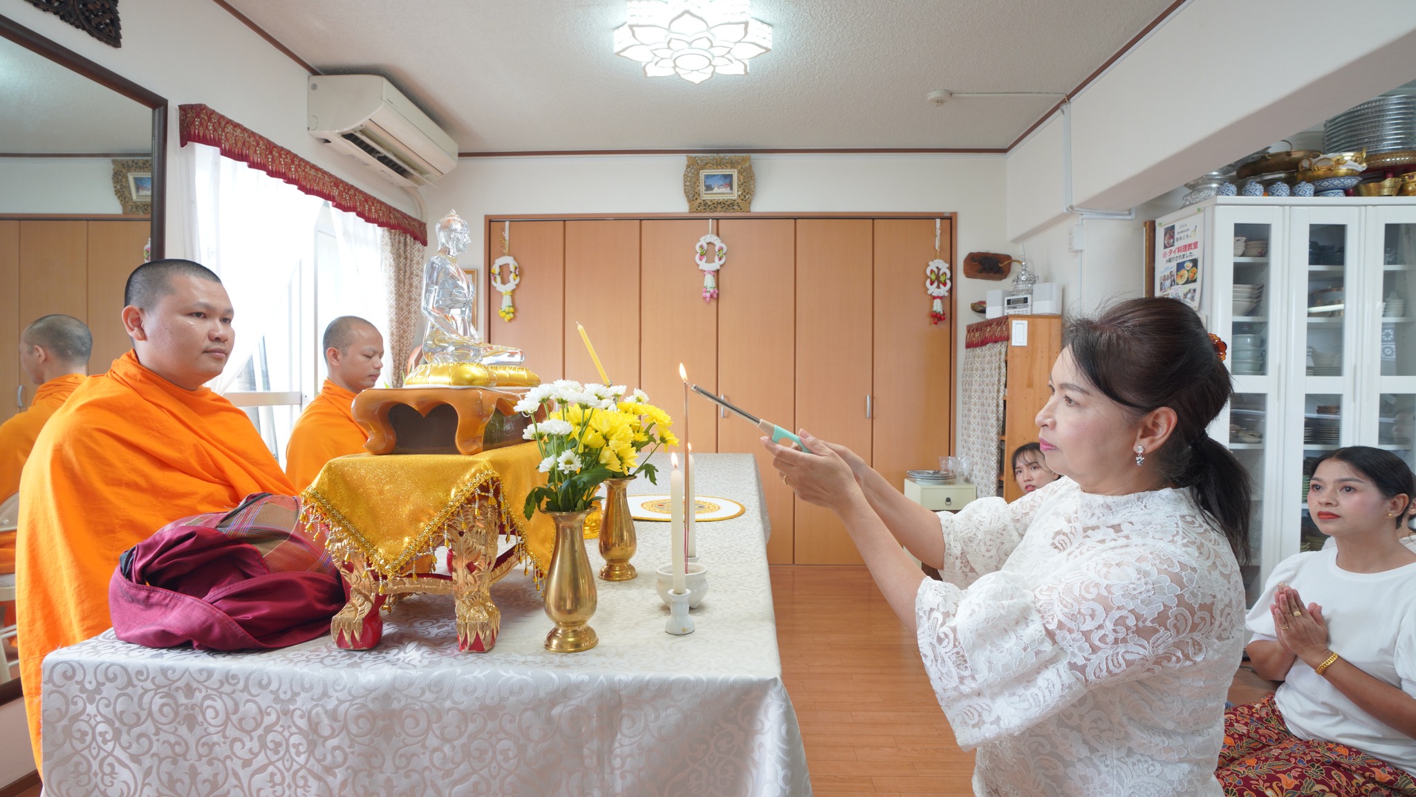 วัดพระธรรมกายโอซาก้า เจริญพระพุทธมนต์ ณ โรงเรียนศูนย์วัฒนธรรมไทย