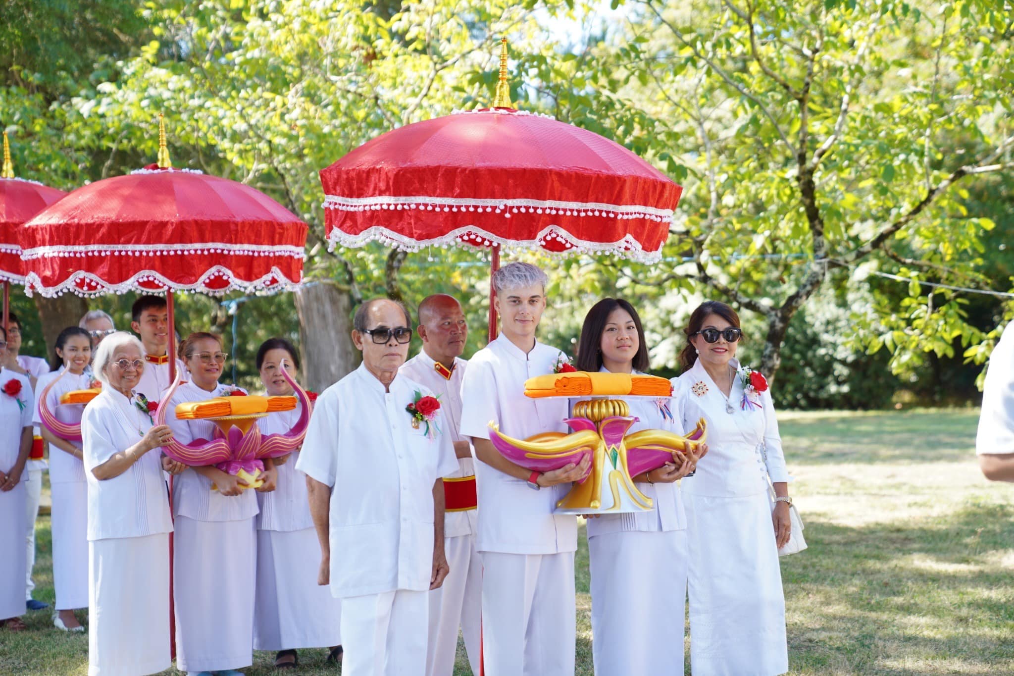 พิธีทอดผ้าป่าฉลองครบรอบ 20 ปี วัดพระธรรมกายบอร์คโด