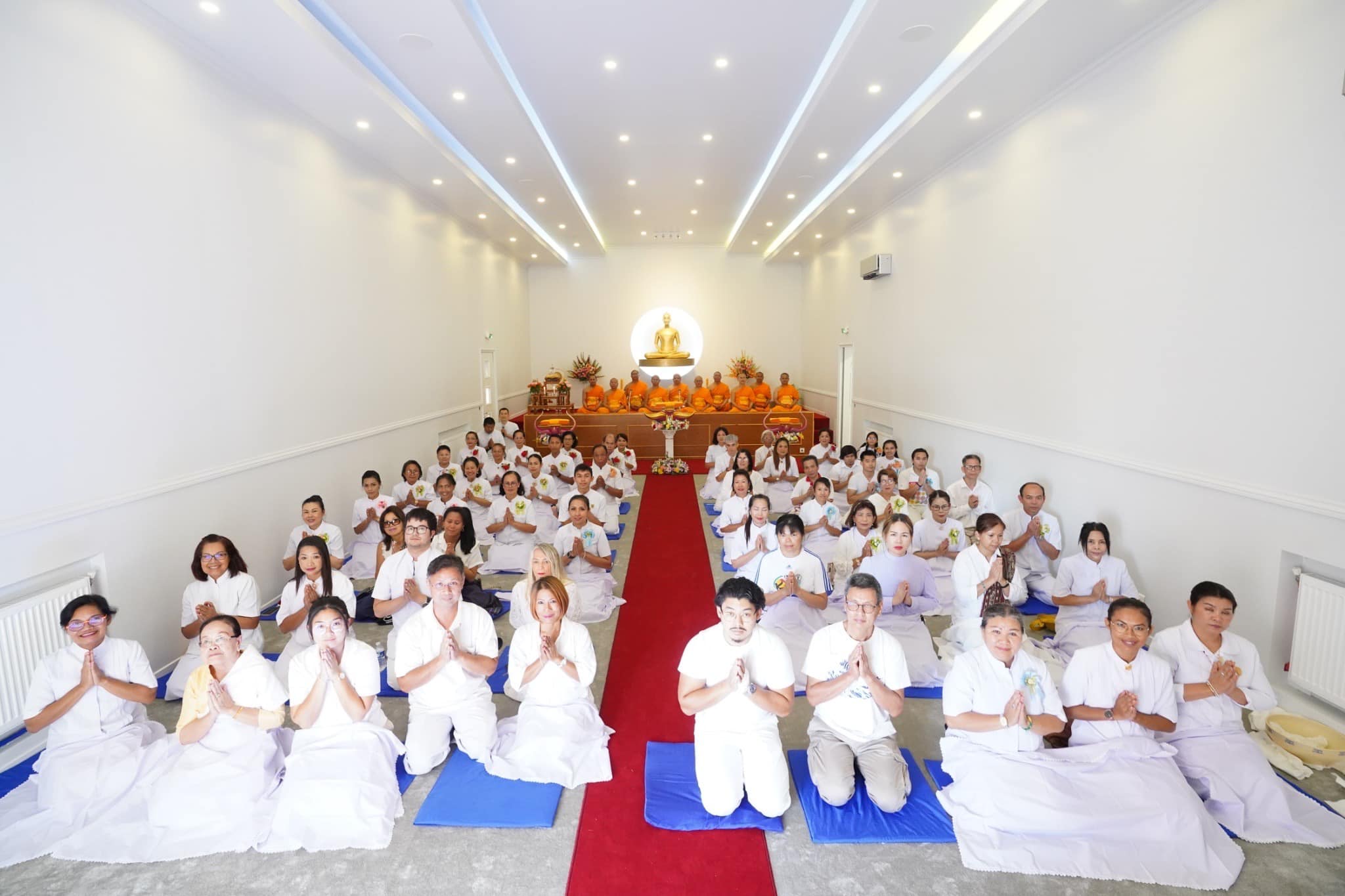พิธีทอดผ้าป่าฉลองครบรอบ 20 ปี วัดพระธรรมกายบอร์คโด