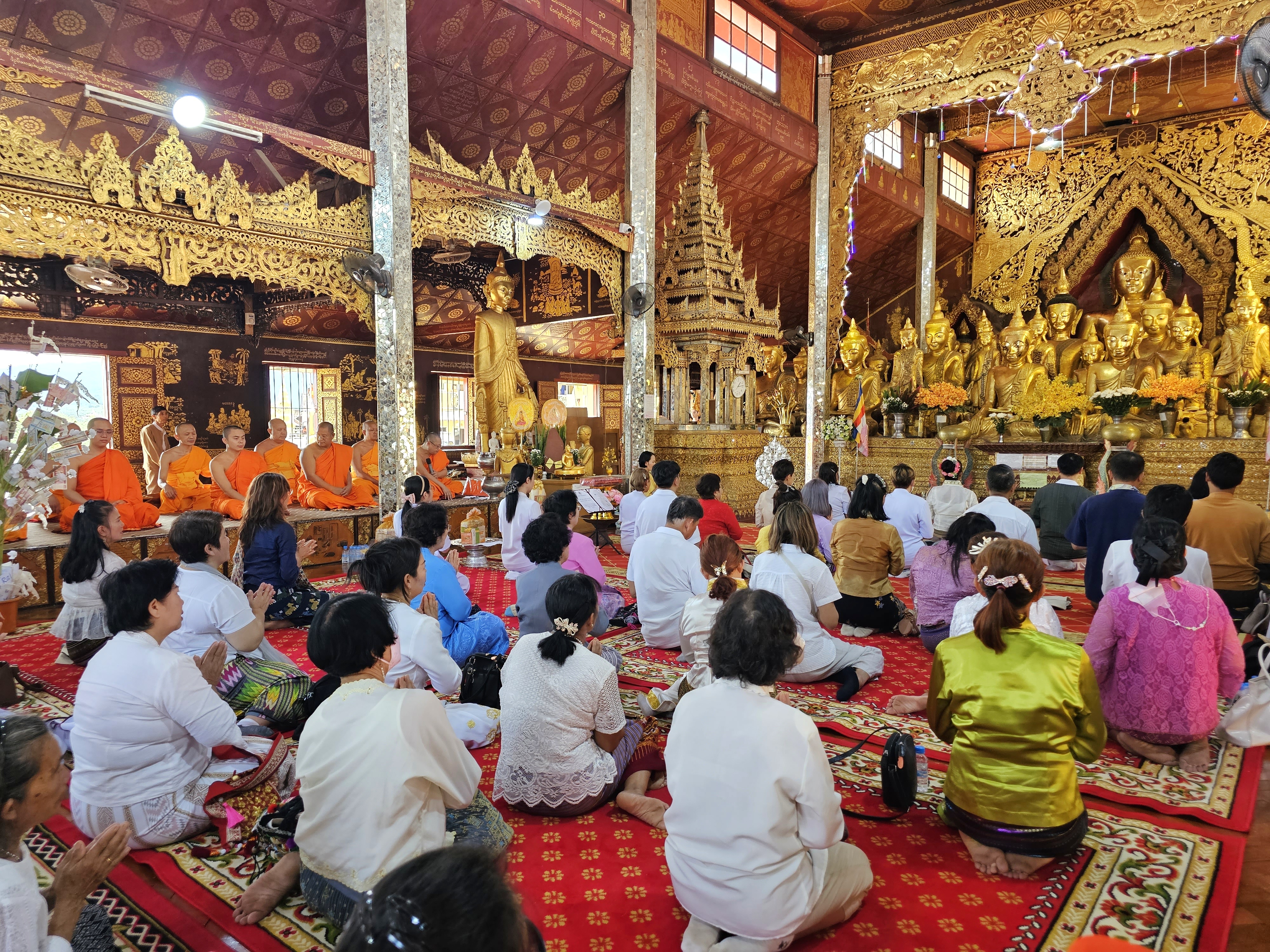 คณะศิษย์วัดพระธรรมกาย ร่วมพิธีทอดกฐิน 4 วัด ในเมียนมา