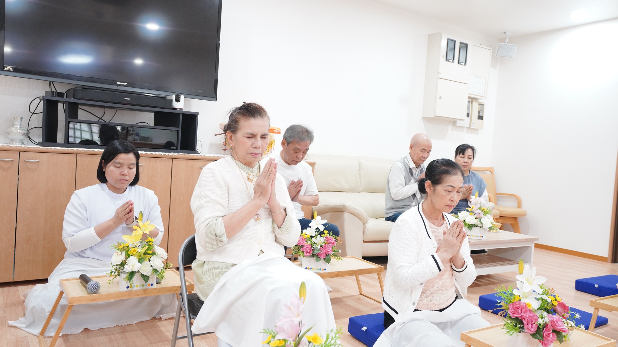 วัดพระธรรมกายโอซาก้า จัดกิจกรรมปล่อยปลา