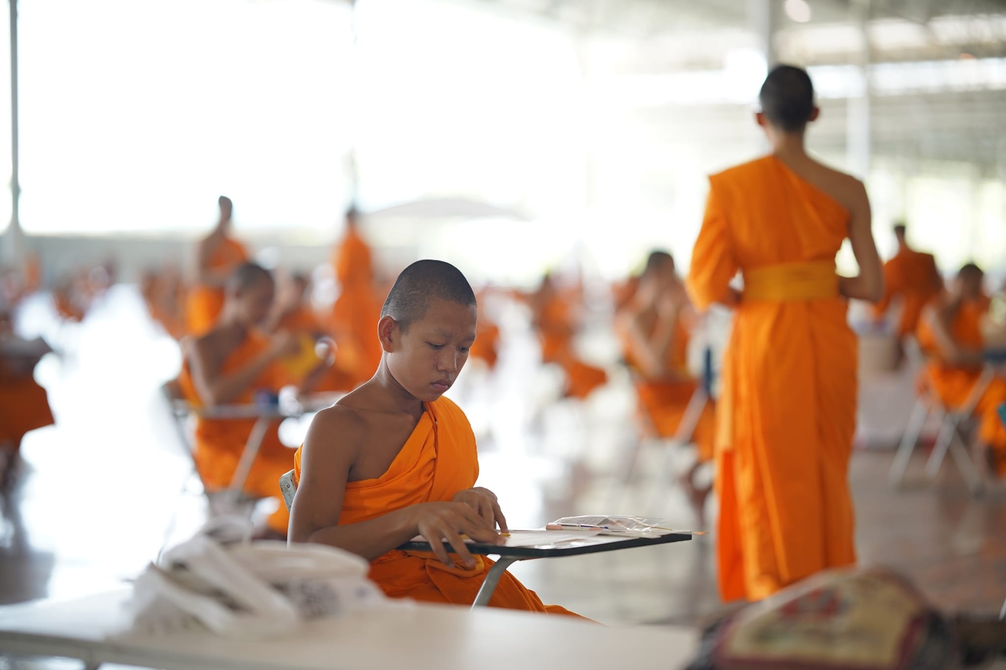บรรยากาศสอบธรรมสนามหลวง นักธรรมชั้นตรี ณ สนามสอบวัดพระธรรมกาย