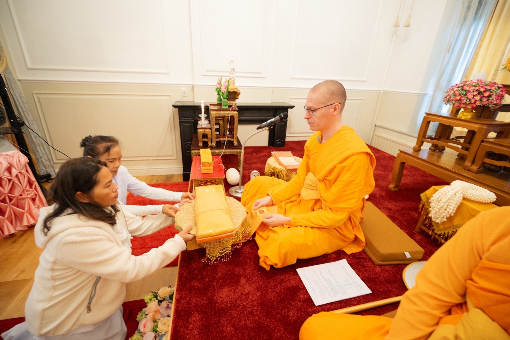 วัดพระธรรมกายเนเธอร์แลนด์ จัดพิธีสวดพระอภิธรรมถวายเป็นกุศลแด่พระมงคลเทพมุนี