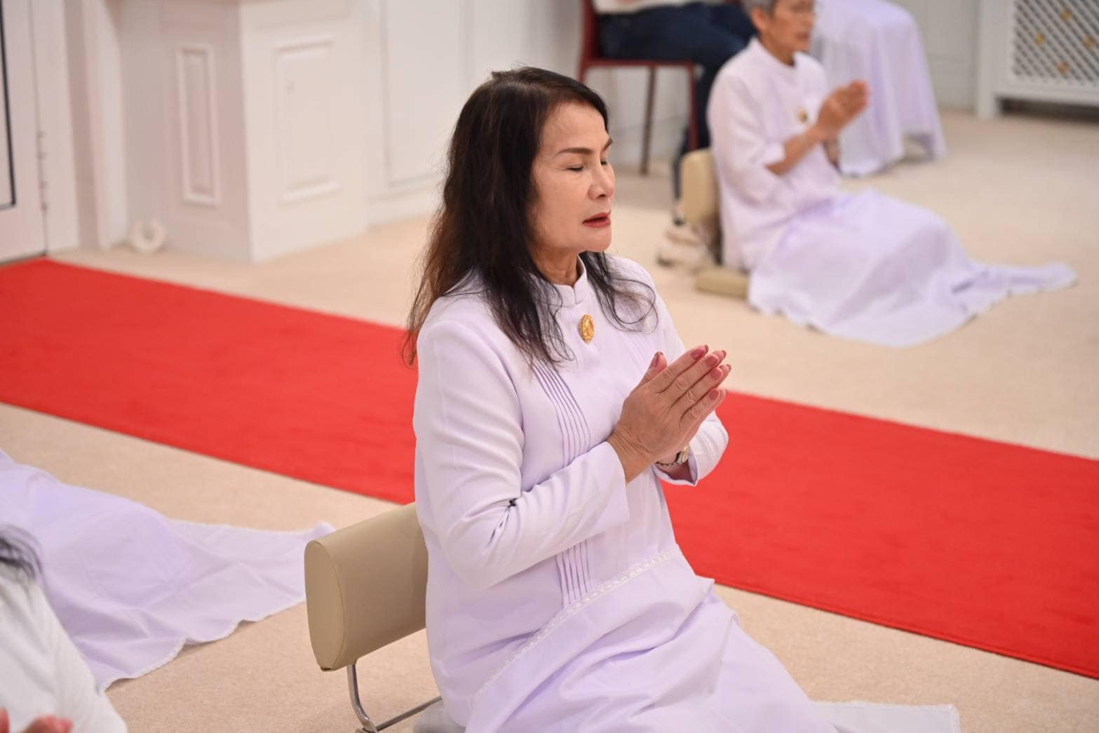 วัดพระธรรมกายสวิตเซอร์แลนด์ จัดพิธีจุดบุปผามาลาประทีป