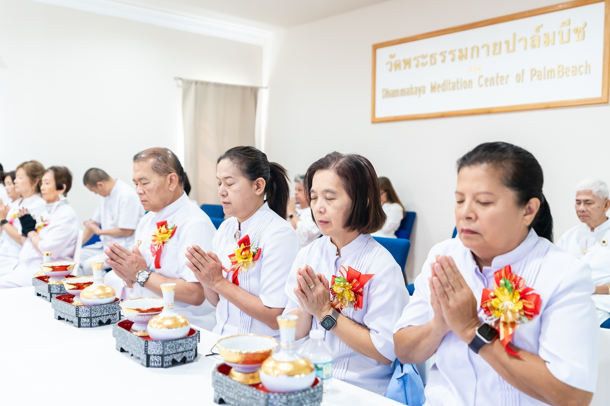 วัดพระธรรมกายปาล์มบีช จัดพิธีถวายยารักษาโรค