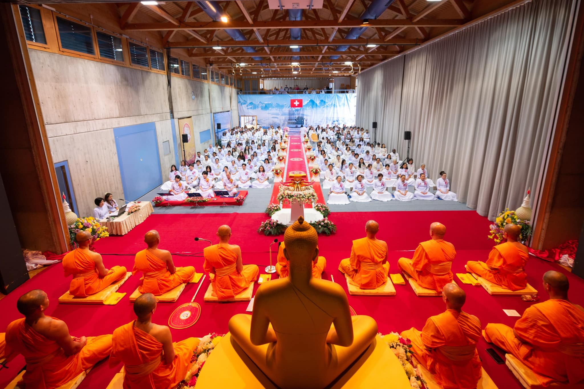 วัดพระธรรมกายสวิตเซอร์แลนด์ จัดพิธีทอดกฐินสามัคคี