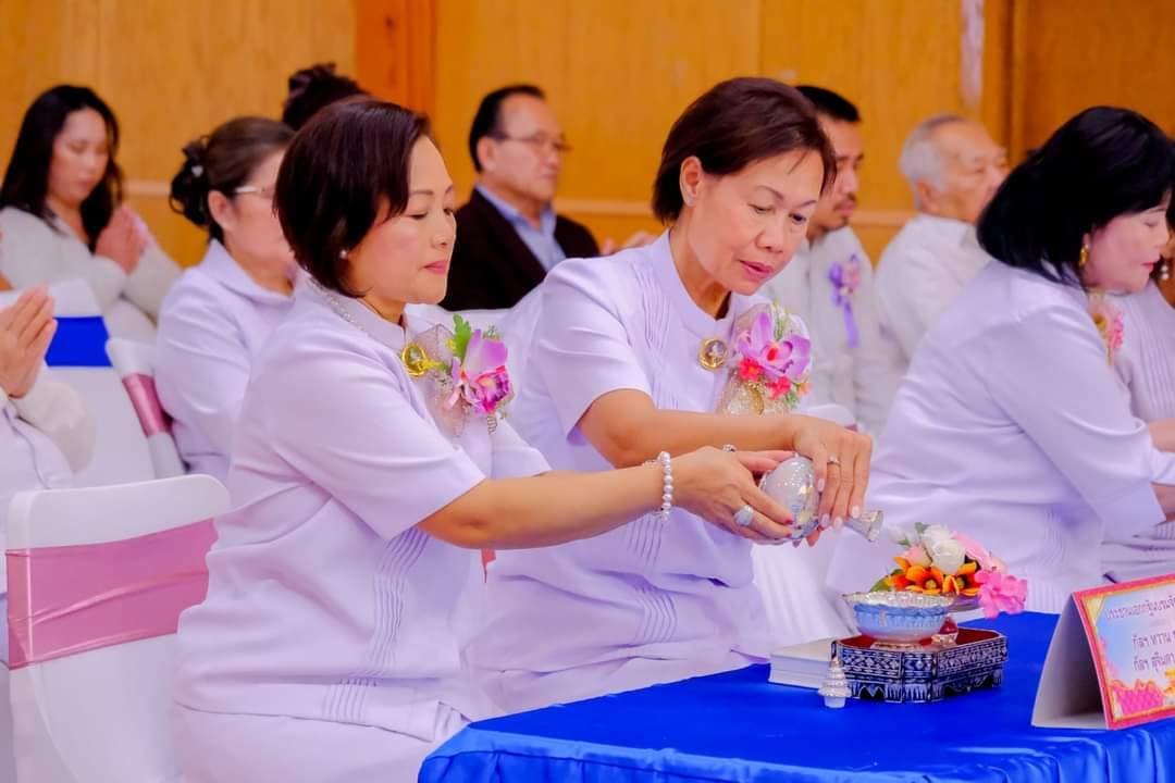 วัดพระธรรมกายมินเนโซตา จัดพิธีทอดกฐินสามัคคีเพื่อสร้างทุกสิ่ง