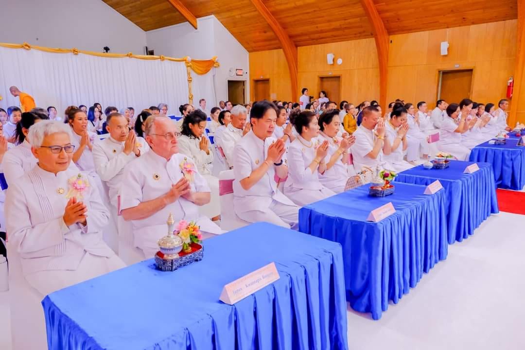 วัดพระธรรมกายมินเนโซตา จัดพิธีทอดกฐินสามัคคีเพื่อสร้างทุกสิ่ง