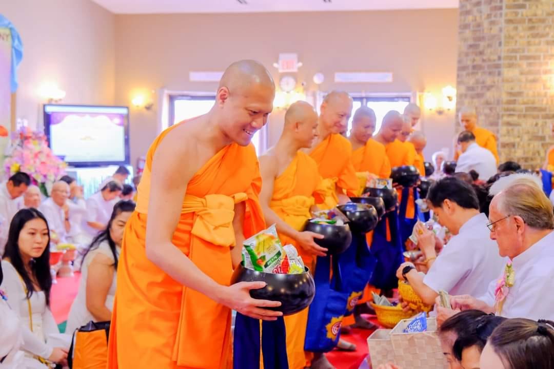วัดพระธรรมกายมินเนโซตา จัดพิธีทอดกฐินสามัคคีเพื่อสร้างทุกสิ่ง