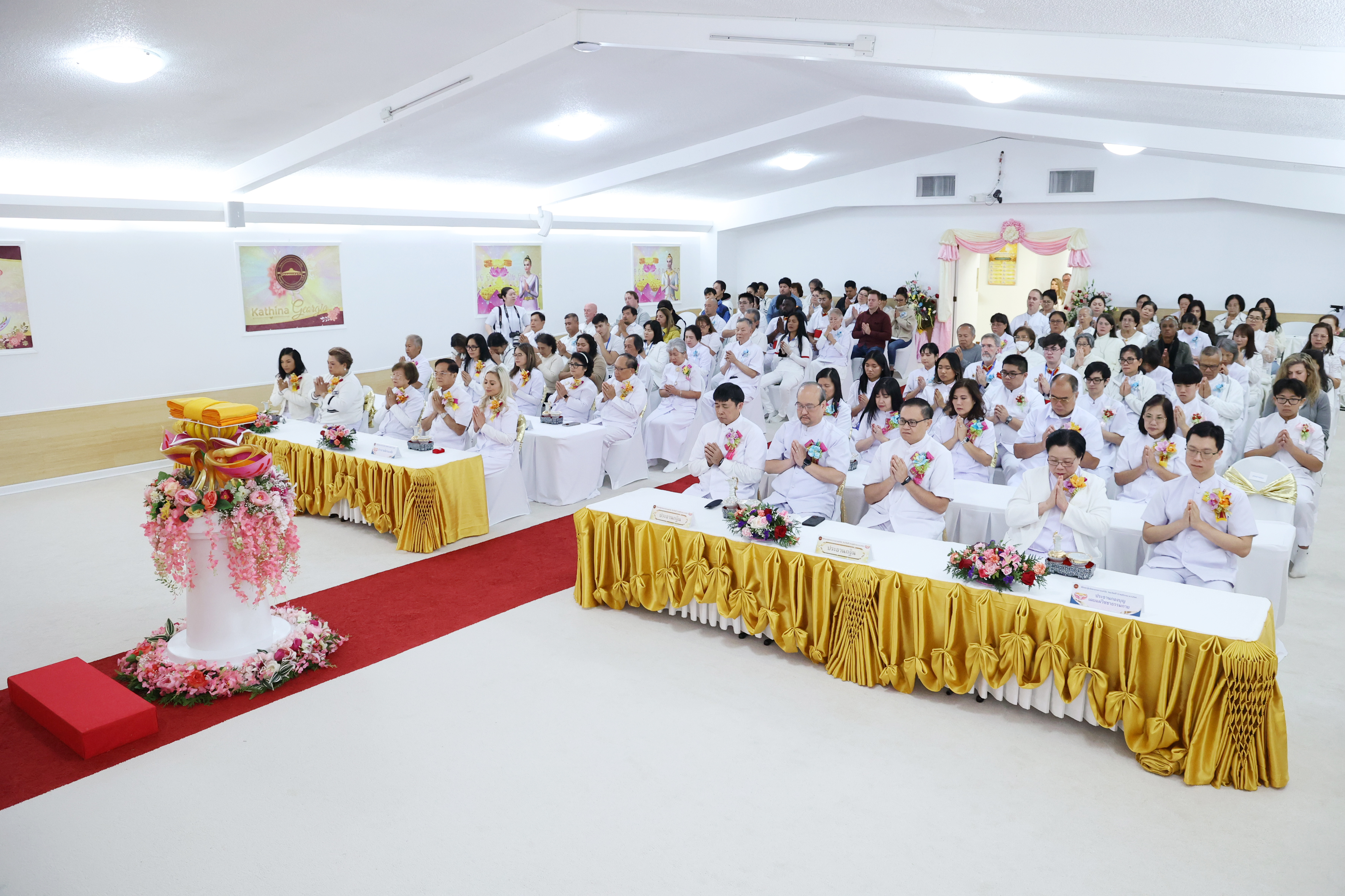 วัดพระธรรมกายจอร์เจีย จัดงานบุญพิธีทอดกฐินสามัคคี