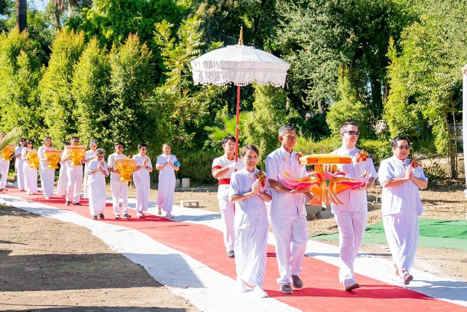วัดพระธรรมกายแคลิฟอร์เนีย จัดพิธีทอดกฐินบรมจักรพรรดิ
