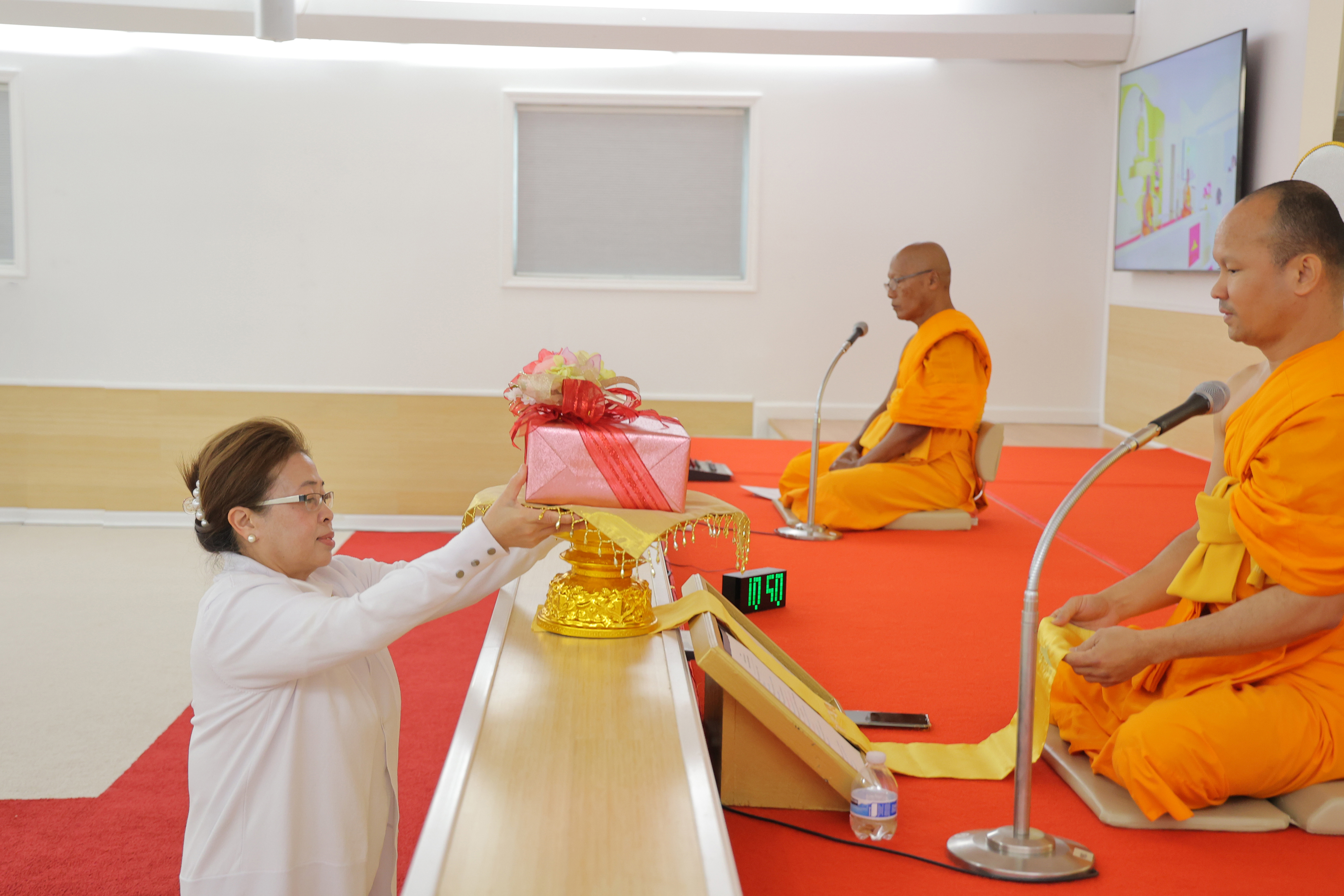 วัดพระธรรมกายจอร์เจีย จัดงานบุญวันอาทิตย์