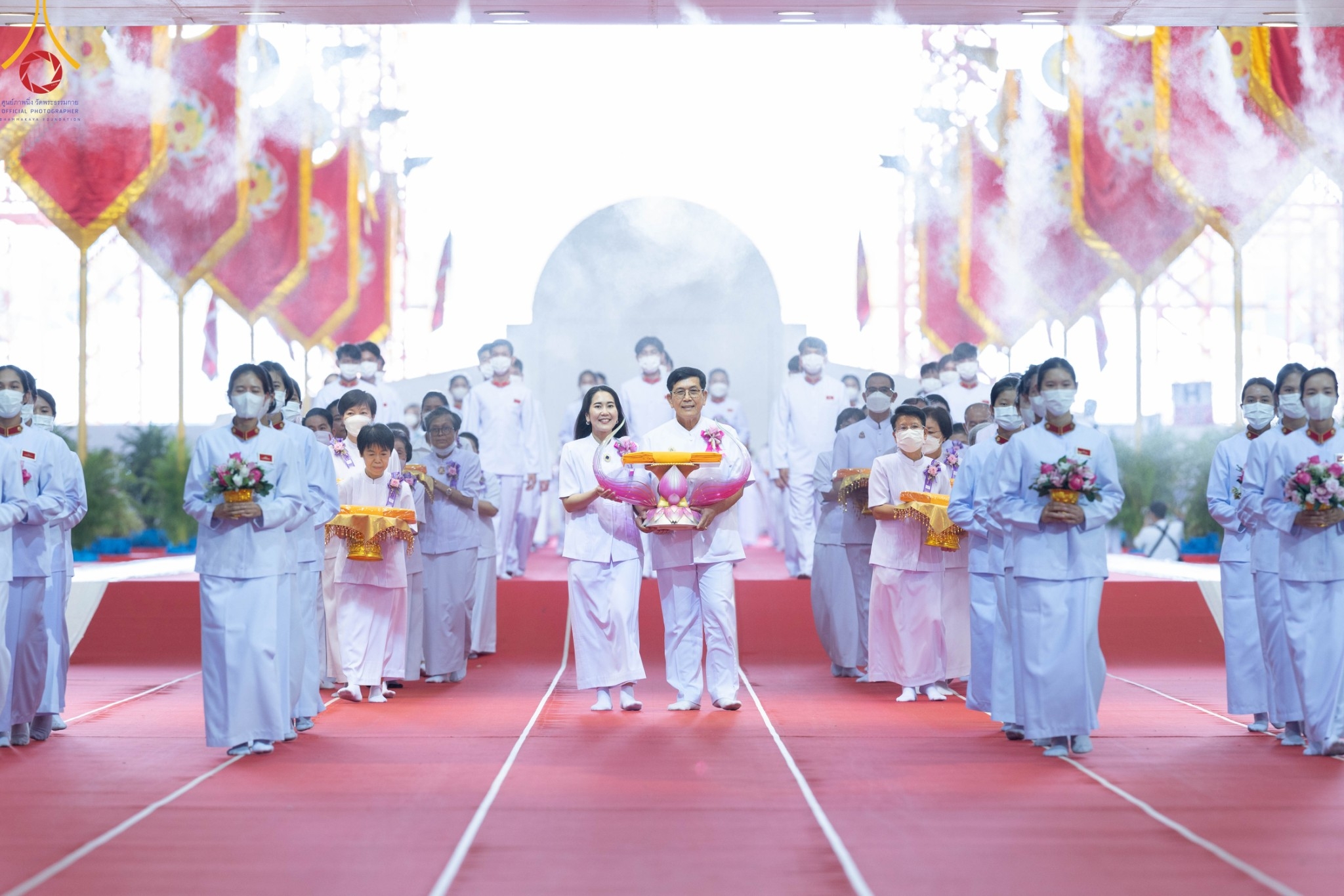 วัดพระธรรมกาย จัดพิธีบูชาข้าวพระ และพิธีทอดผ้าป่าต้นสมบัติ
