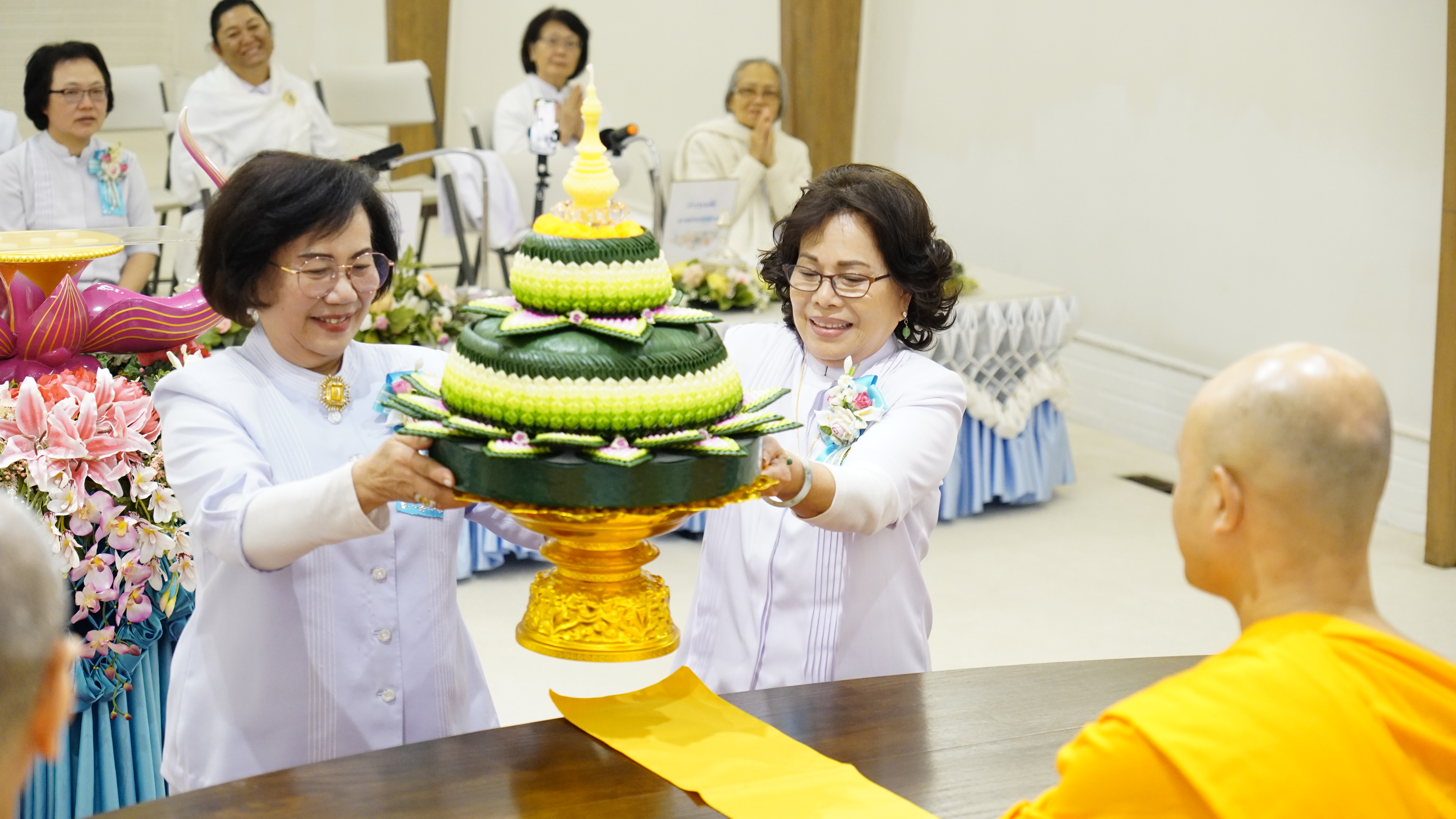 วัดพระธรรมกายซีแอตเติล จัดงานบุญบูชาข้าวพระ