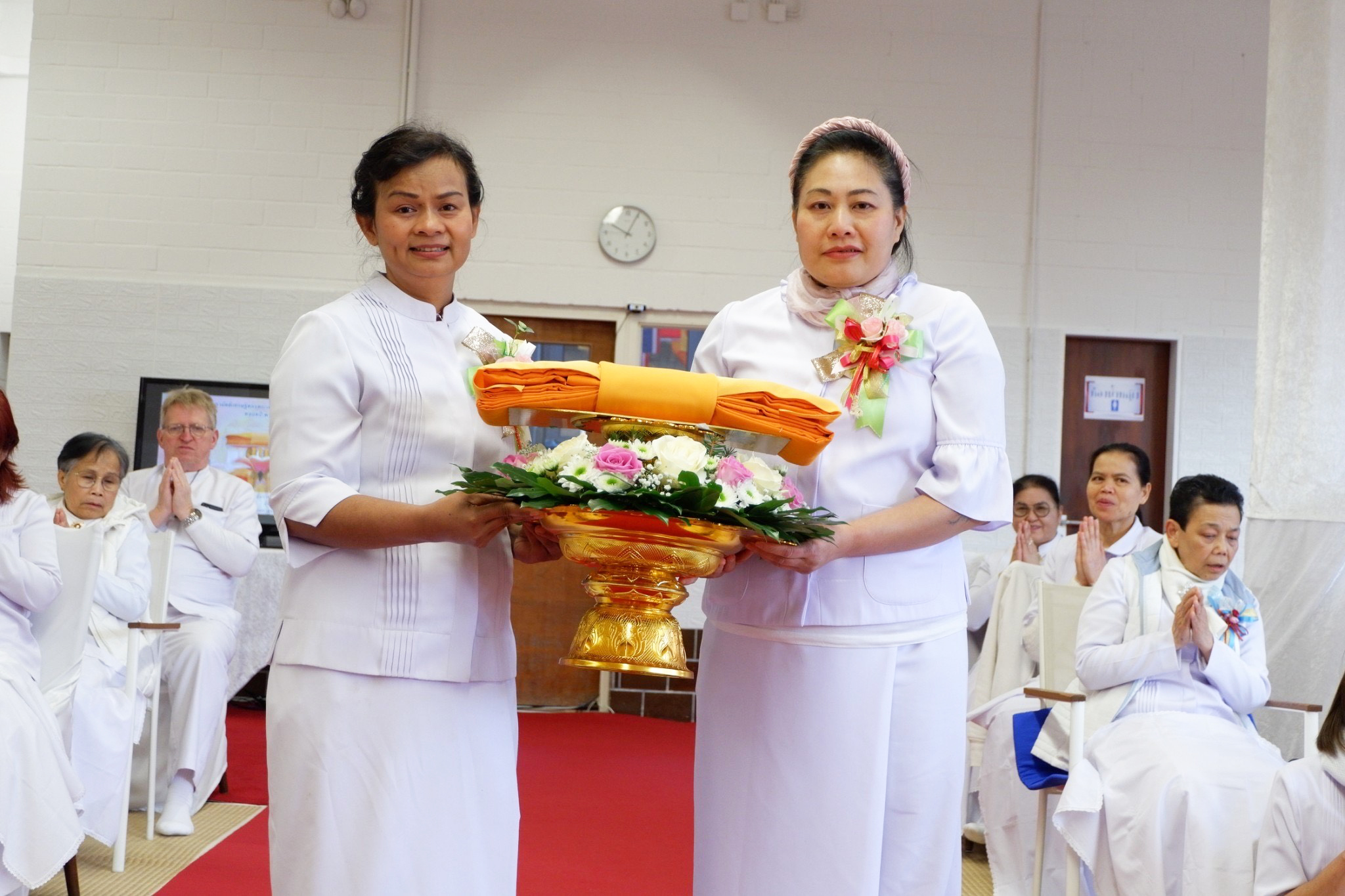 วัดพุทธนอร์ดไรน์ เวสท์ฟาเลน จัดพิธีบูชาข้าวพระ