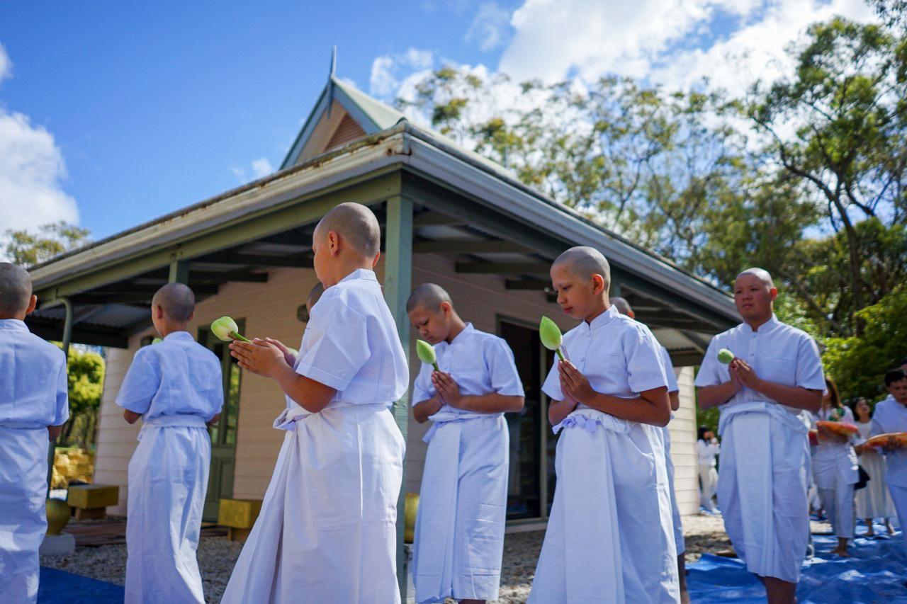 วัดพระธรรมกายนครซิดนีย์ จัดพิธีบรรพชาสามเณร ภาคพื้นโอเชียเนีย