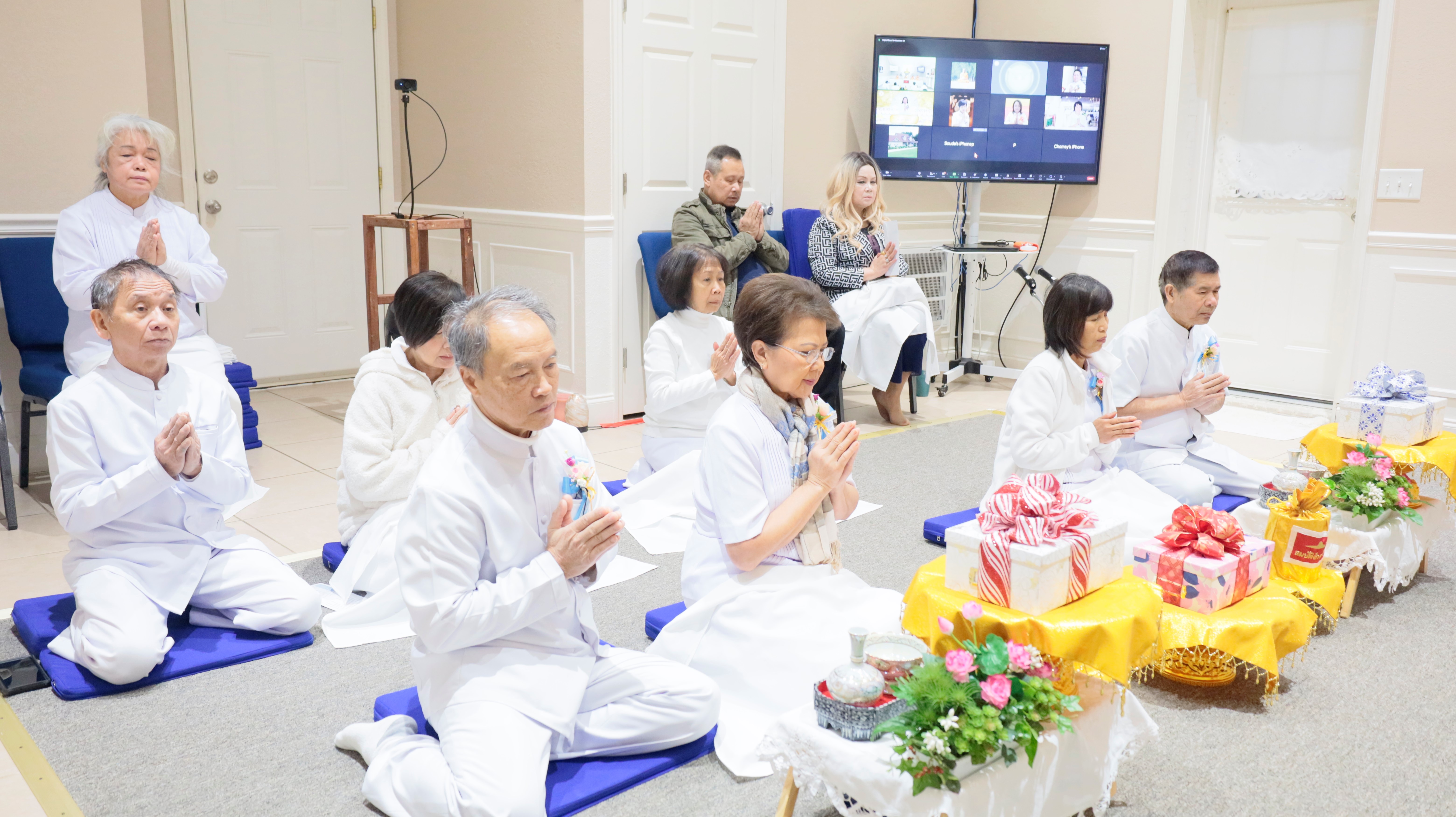 วัดพระธรรมกายเทนเนสซี จัดพิธีถวายกองบุญข้าวสาร