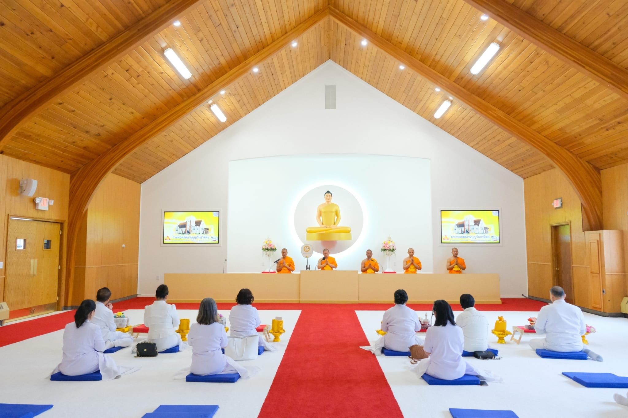 วัดพระธรรมกายมินเนโซตา จัดพิธีถวายโคมประทีป ในโครงการธรรมยาตรา ปีที่ 12