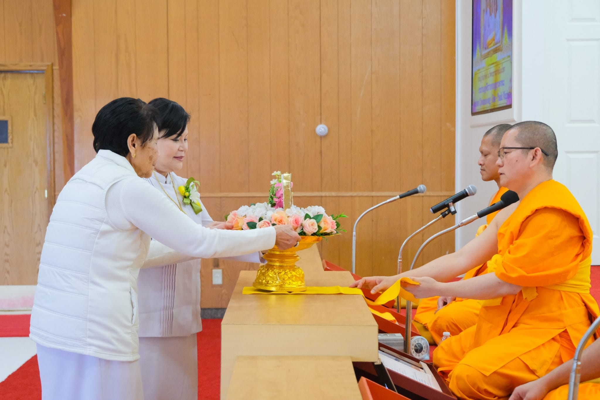 วัดพระธรรมกายมินเนโซตา จัดพิธีถวายโคมประทีป ในโครงการธรรมยาตรา ปีที่ 12