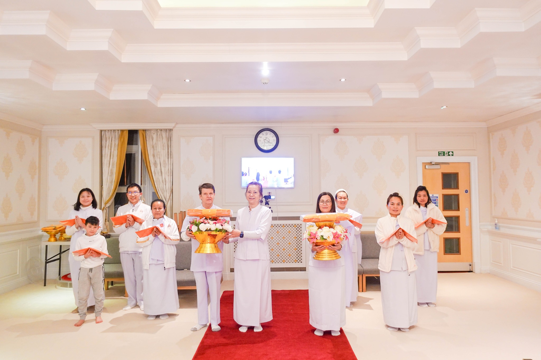 วัดพระธรรมกายนิวคาสเซิล จัดพิธีบูชาข้าวพระ