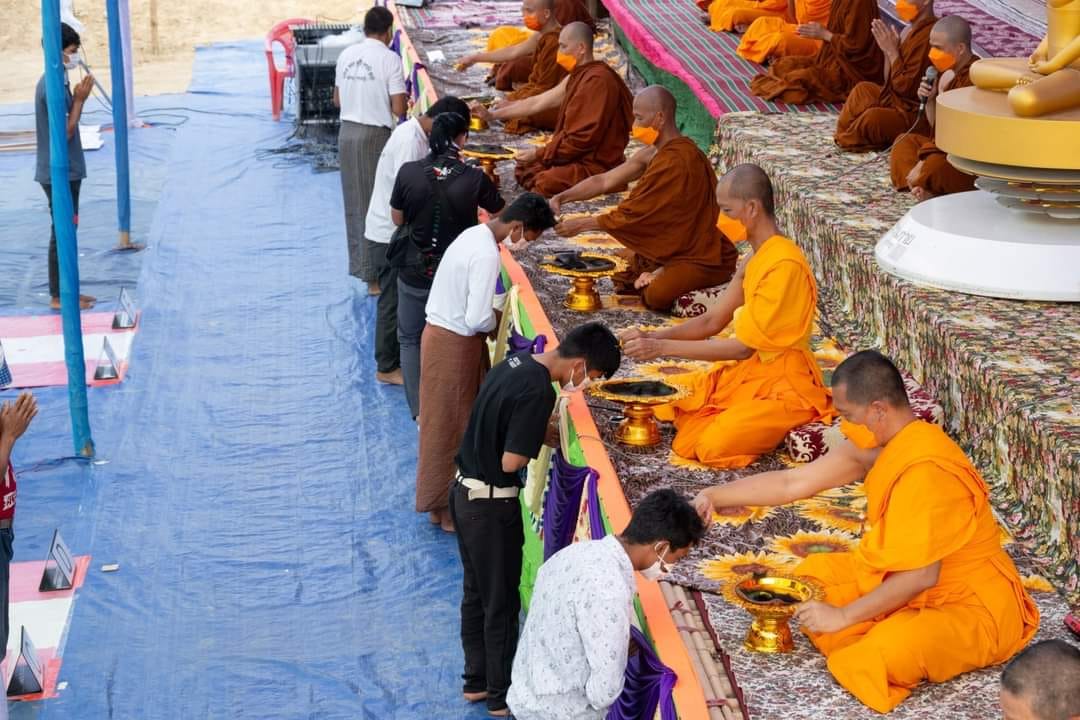 พิธีตัดปอยผมโครงการบรรพชาสามเณรครั้งแรกของชาวพุทธมาร์มา บังกลาเทศ