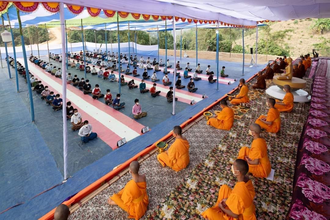 พิธีตัดปอยผมโครงการบรรพชาสามเณรครั้งแรกของชาวพุทธมาร์มา บังกลาเทศ