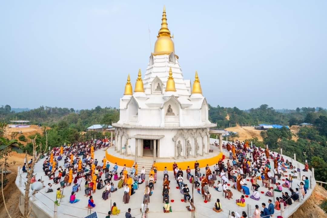 พิธีตัดปอยผมโครงการบรรพชาสามเณรครั้งแรกของชาวพุทธมาร์มา บังกลาเทศ