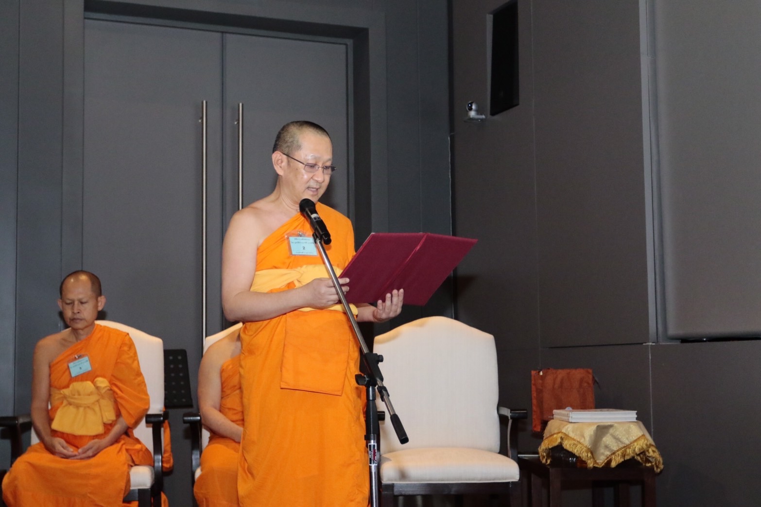 ประธานมูลนิธิทานบารมี ถวายมหาสังฆทานแด่คณะสงฆ์วัดพระธรรมกาย เชื่อมสัมพันธ์เกาหลีใต้-ไทย