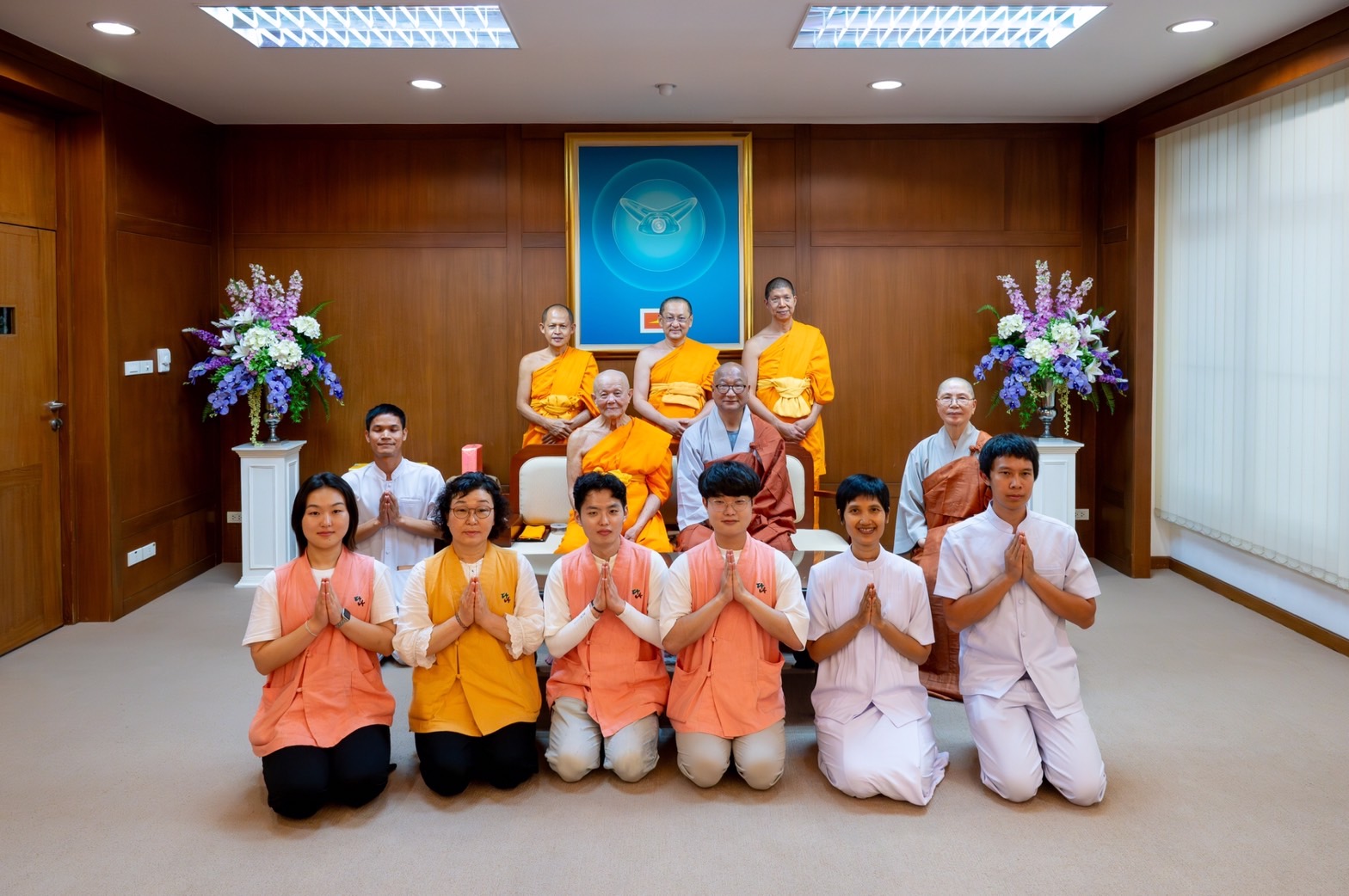 ประธานมูลนิธิทานบารมี ถวายมหาสังฆทานแด่คณะสงฆ์วัดพระธรรมกาย เชื่อมสัมพันธ์เกาหลีใต้-ไทย