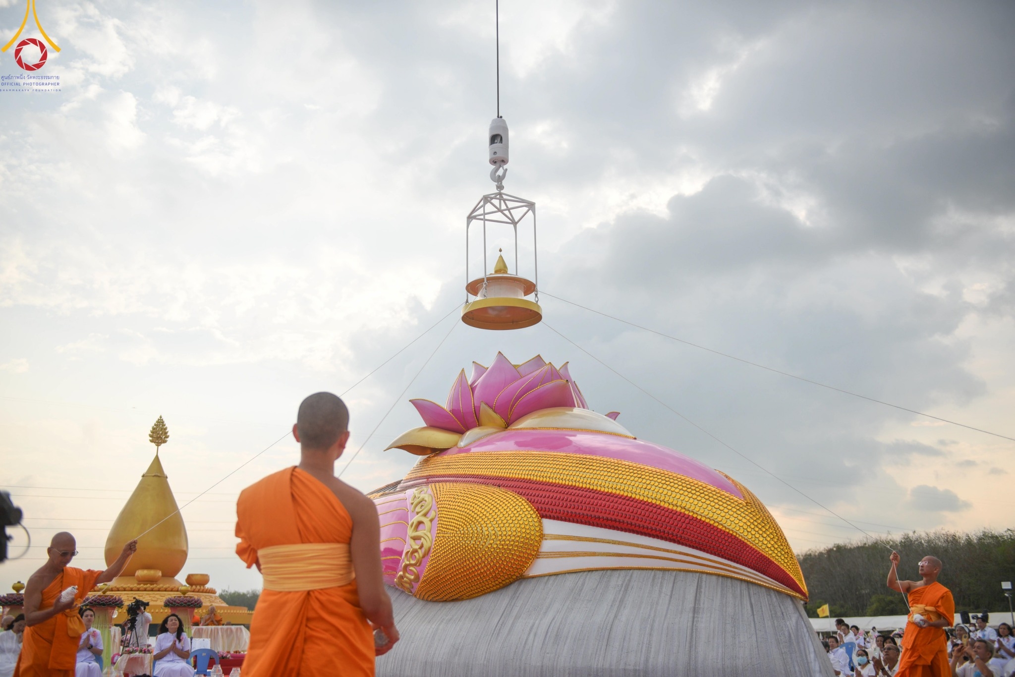 ธรรมยาตราอัญเชิญพระบรมสารีริกธาตุ ประดิษฐาน ณ มหารัตนเจดีย์สิริปทุมสวรรค์