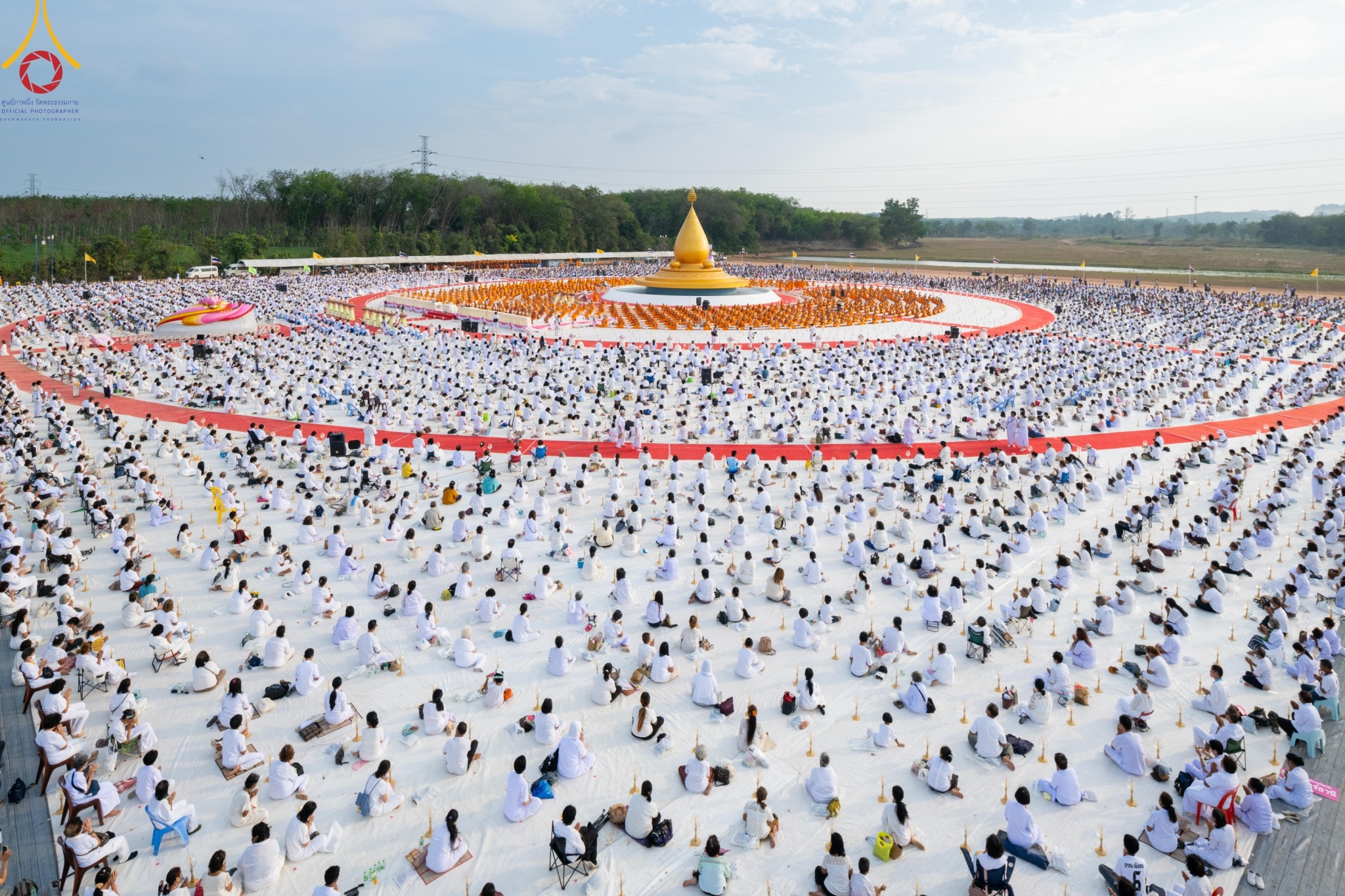 ธรรมยาตราอัญเชิญพระบรมสารีริกธาตุ ประดิษฐาน ณ มหารัตนเจดีย์สิริปทุมสวรรค์