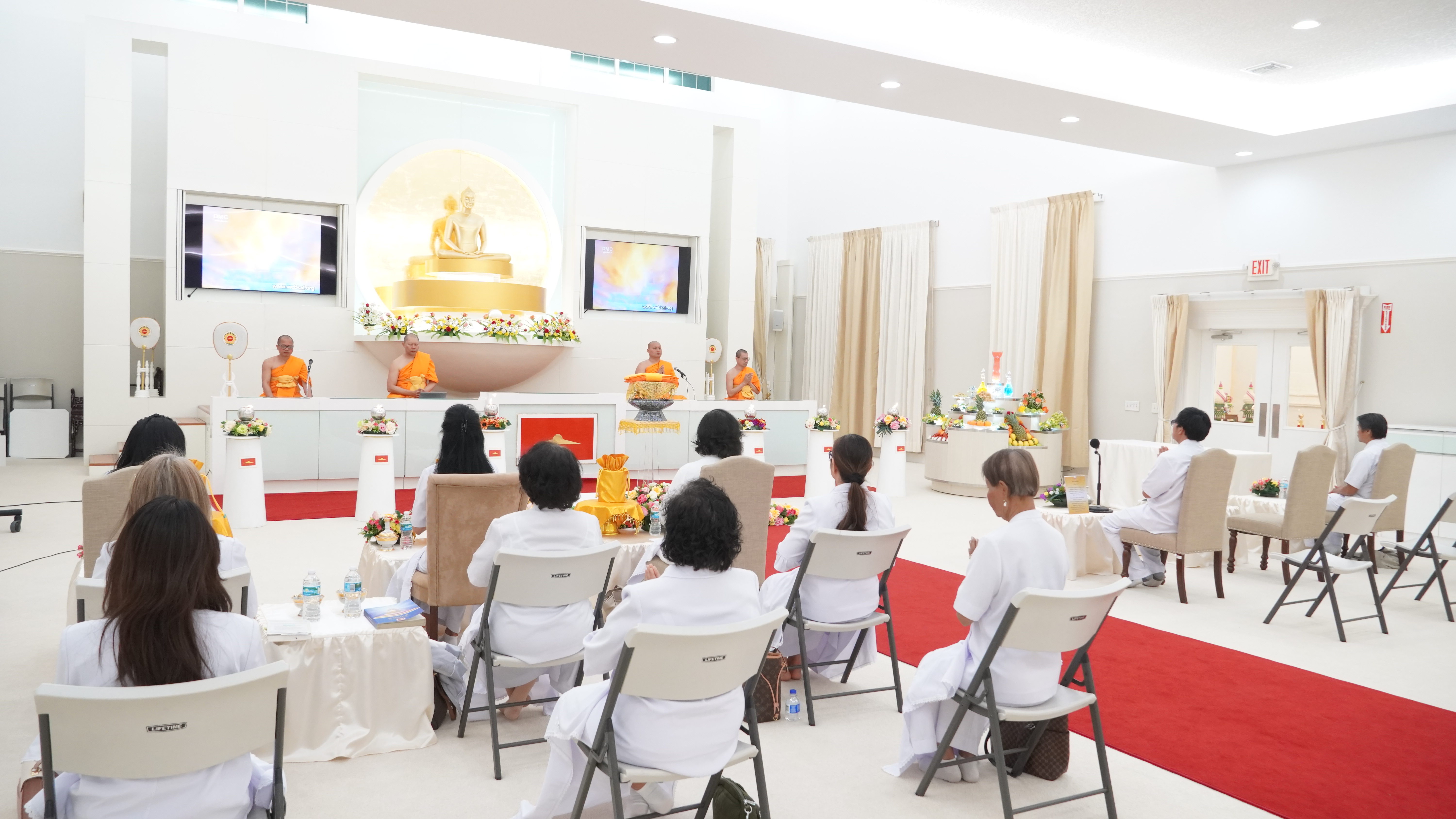 วัดพระธรรมกายฟลอริดา จัดพิธีบูชาข้าวพระ