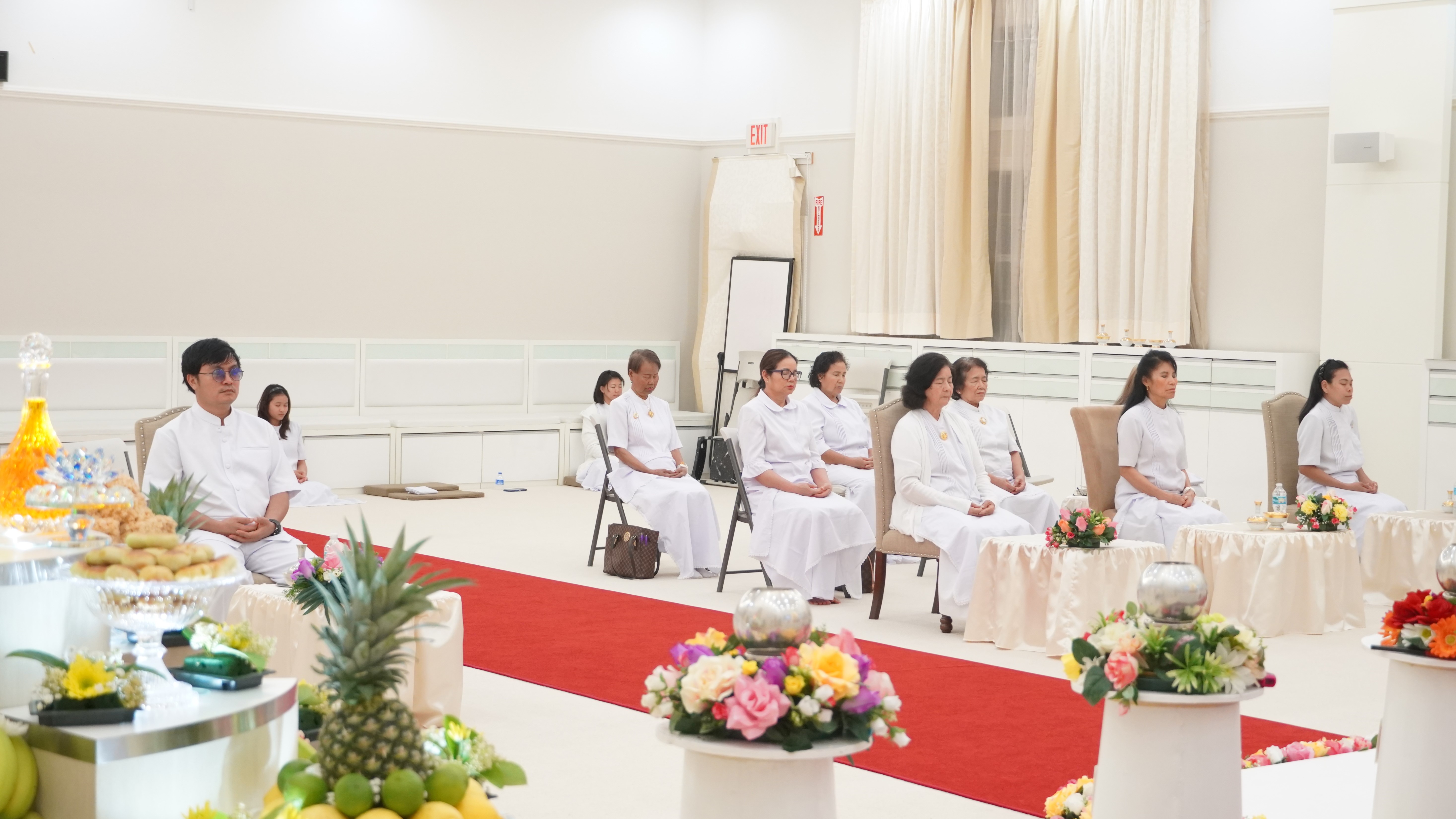 วัดพระธรรมกายฟลอริดา จัดพิธีบูชาข้าวพระ