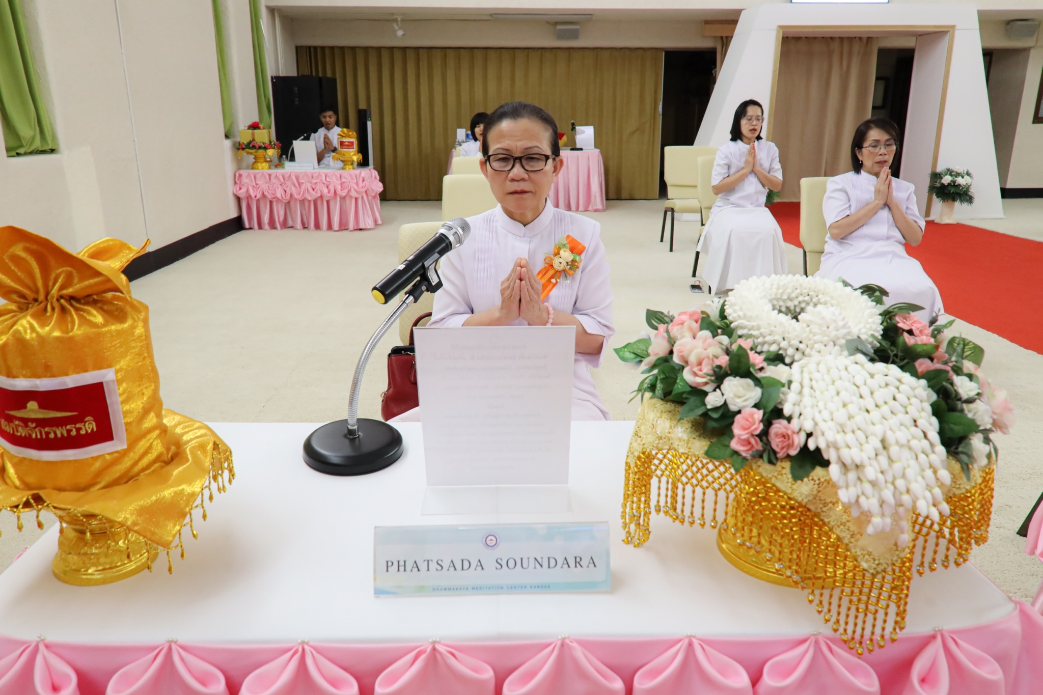 วัดพระธรรมกายแคนซัส จัดพิธีบูชาข้าวพระ