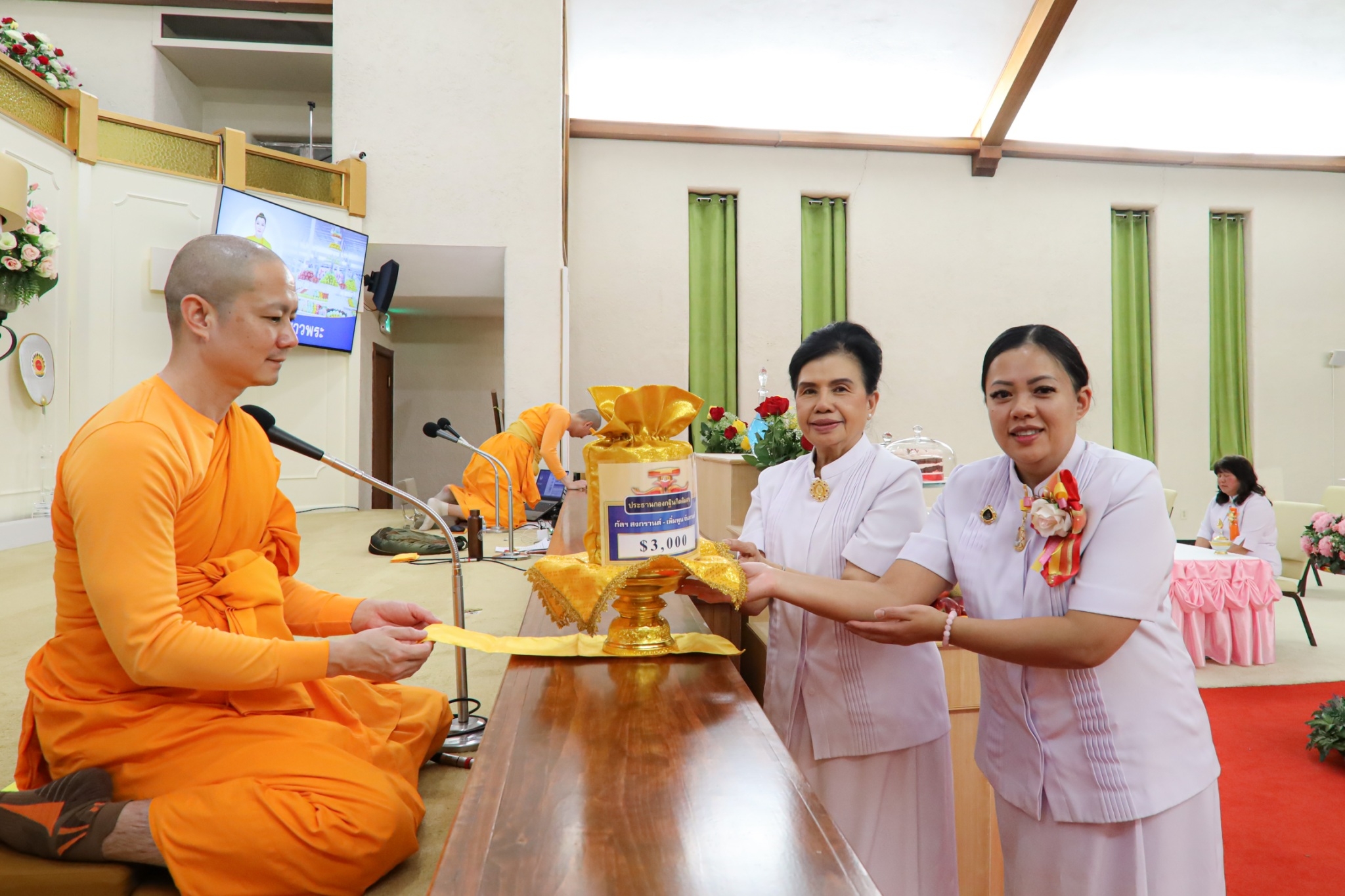 วัดพระธรรมกายแคนซัส จัดพิธีบูชาข้าวพระ
