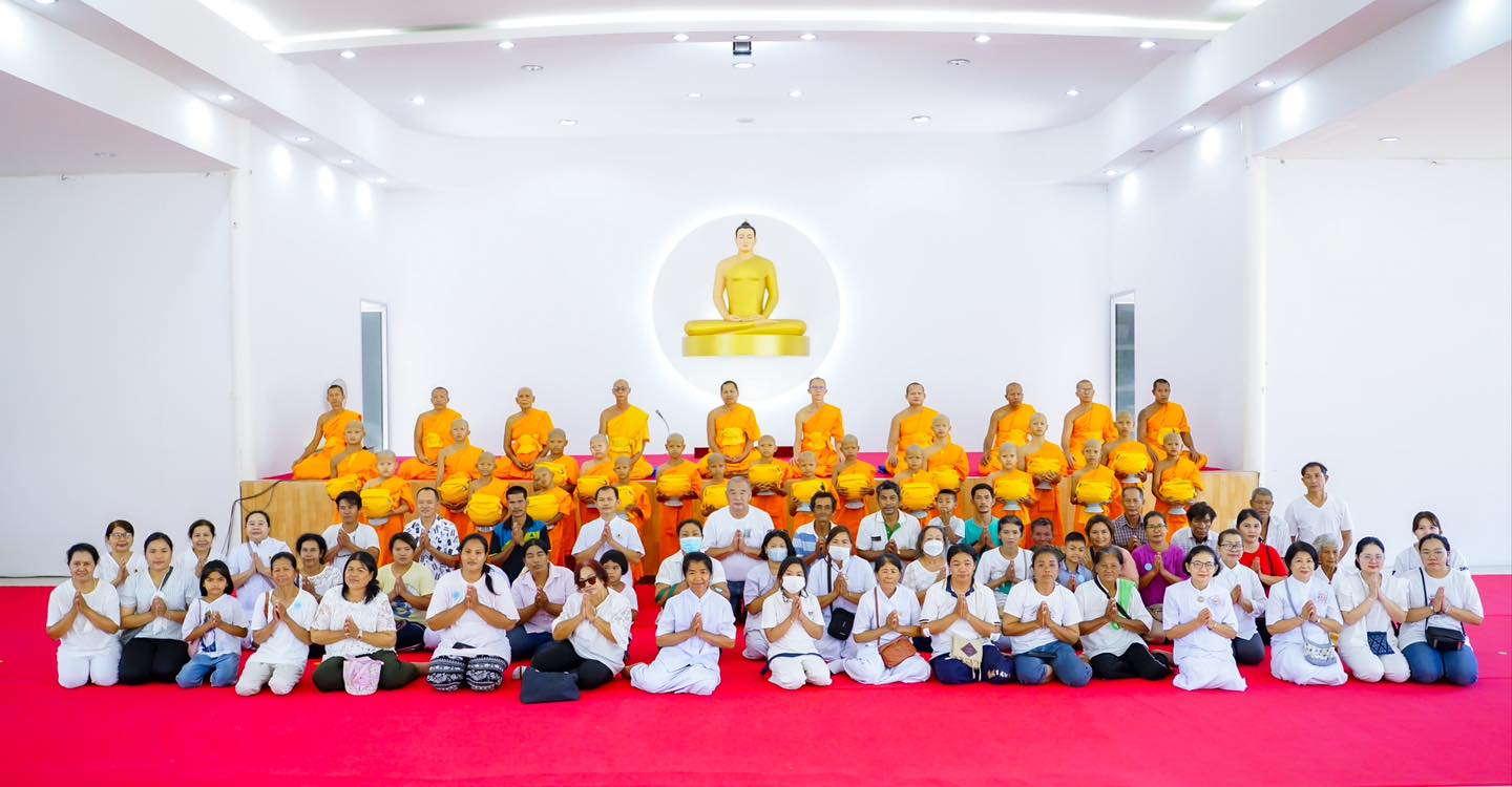 ศูนย์ปฏิบัติธรรมและศูนย์อบรมเยาวชนเพชรบุรี จัดพิธีตัดปอยมผม และพิธีบรรพชาสามเณร