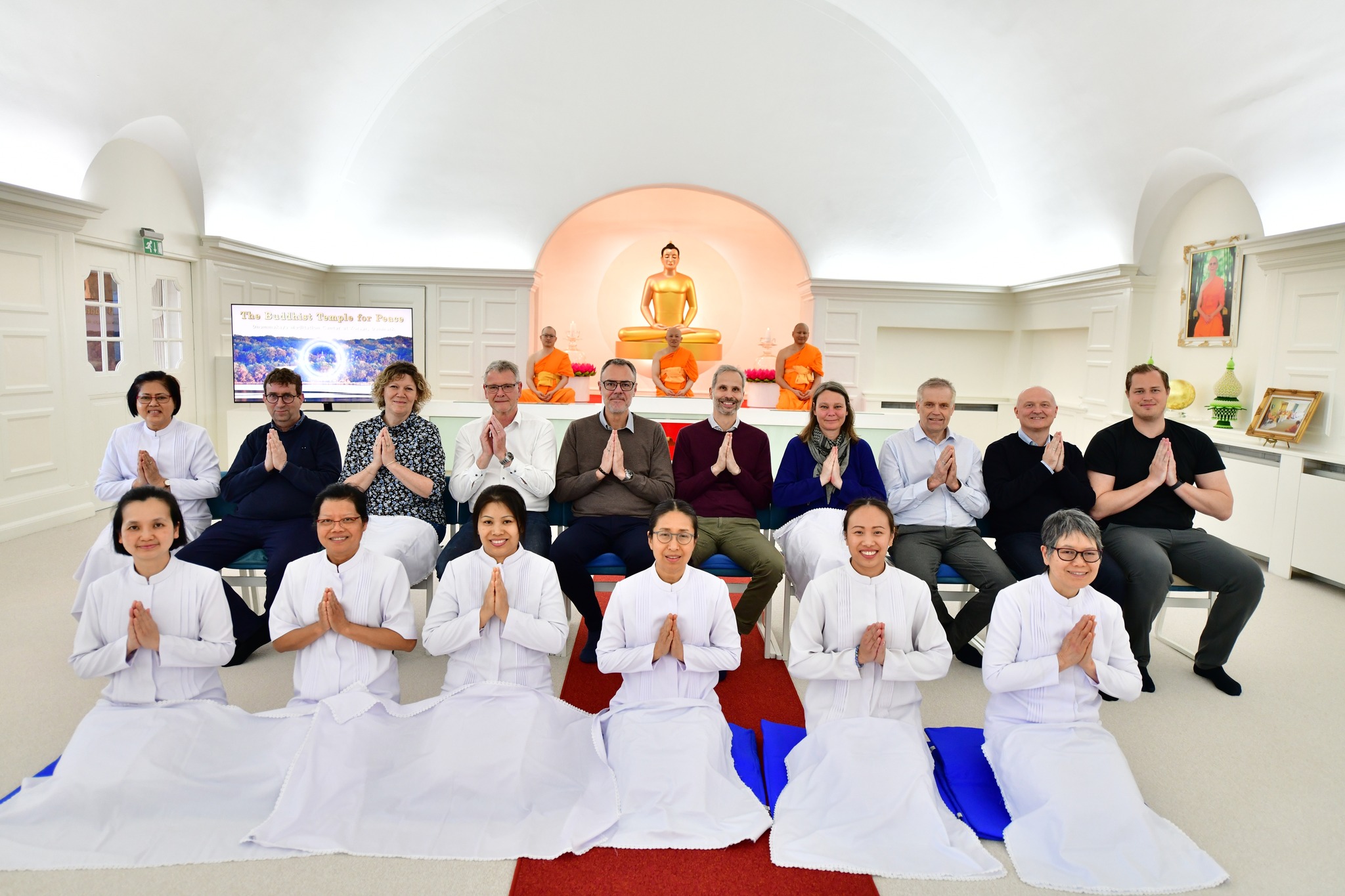 คณะผู้บริหารการรถไฟของเดนมาร์ก มาเยี่ยมชมวัดพระธรรมกายคอร์ซัวร์ ลุสท์สโกว