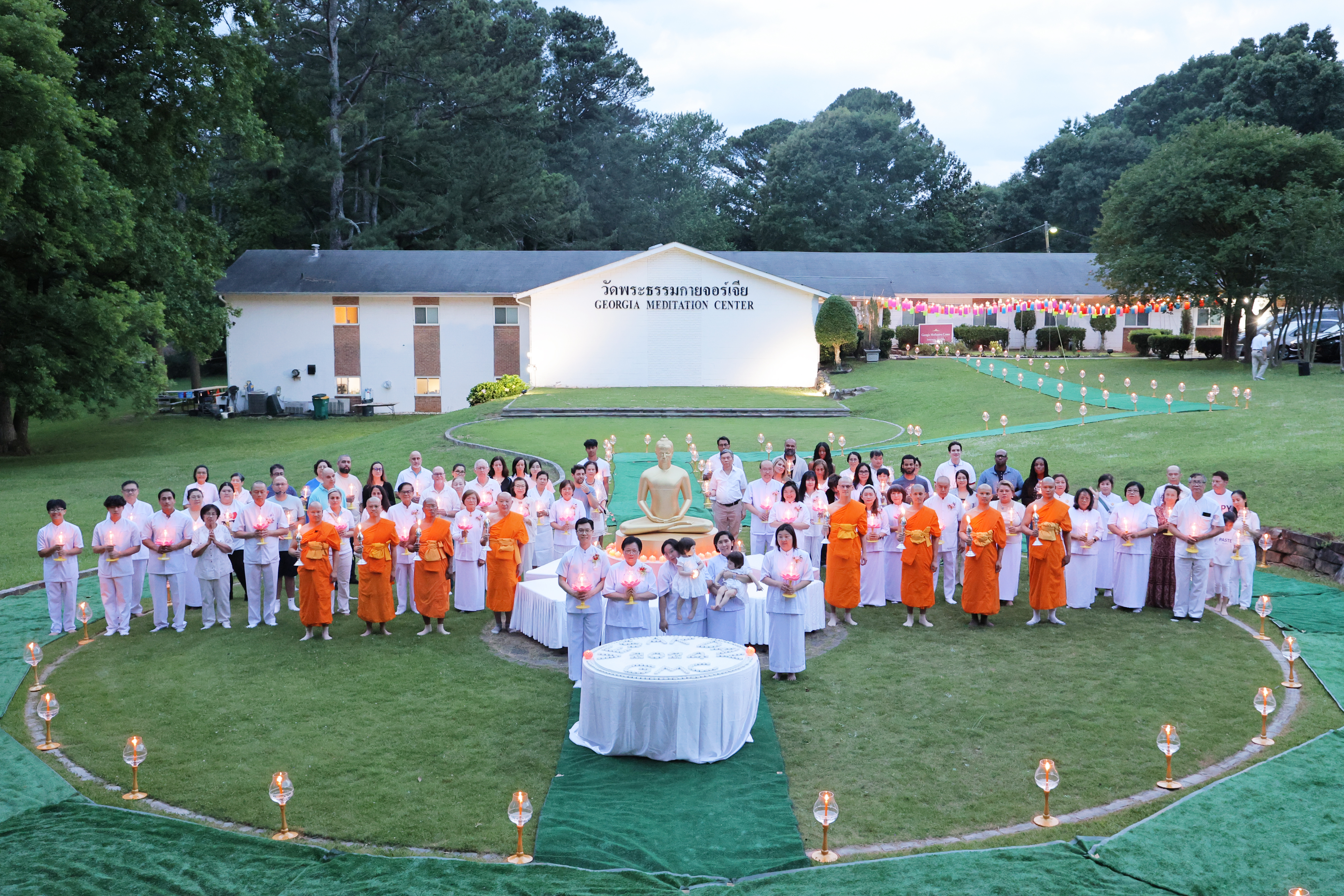 วัดพระธรรมกายจอร์เจีย จัดพิธีจุดวิสาขประทีป