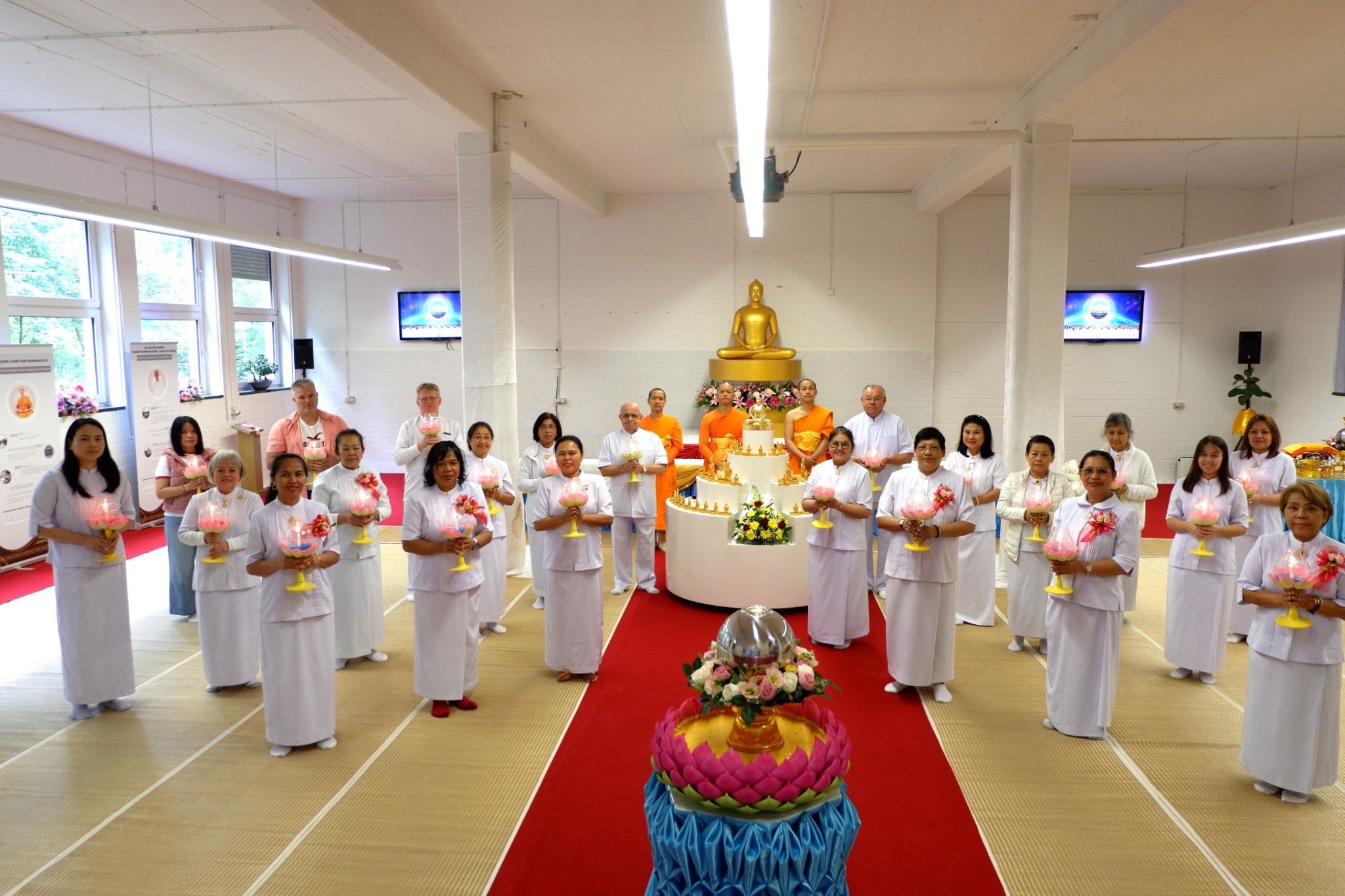 วัดพุทธนอร์ดไรน์ เวสท์ฟาเลน จัดงานบุญเนื่องในวันวิสาขบูชา
