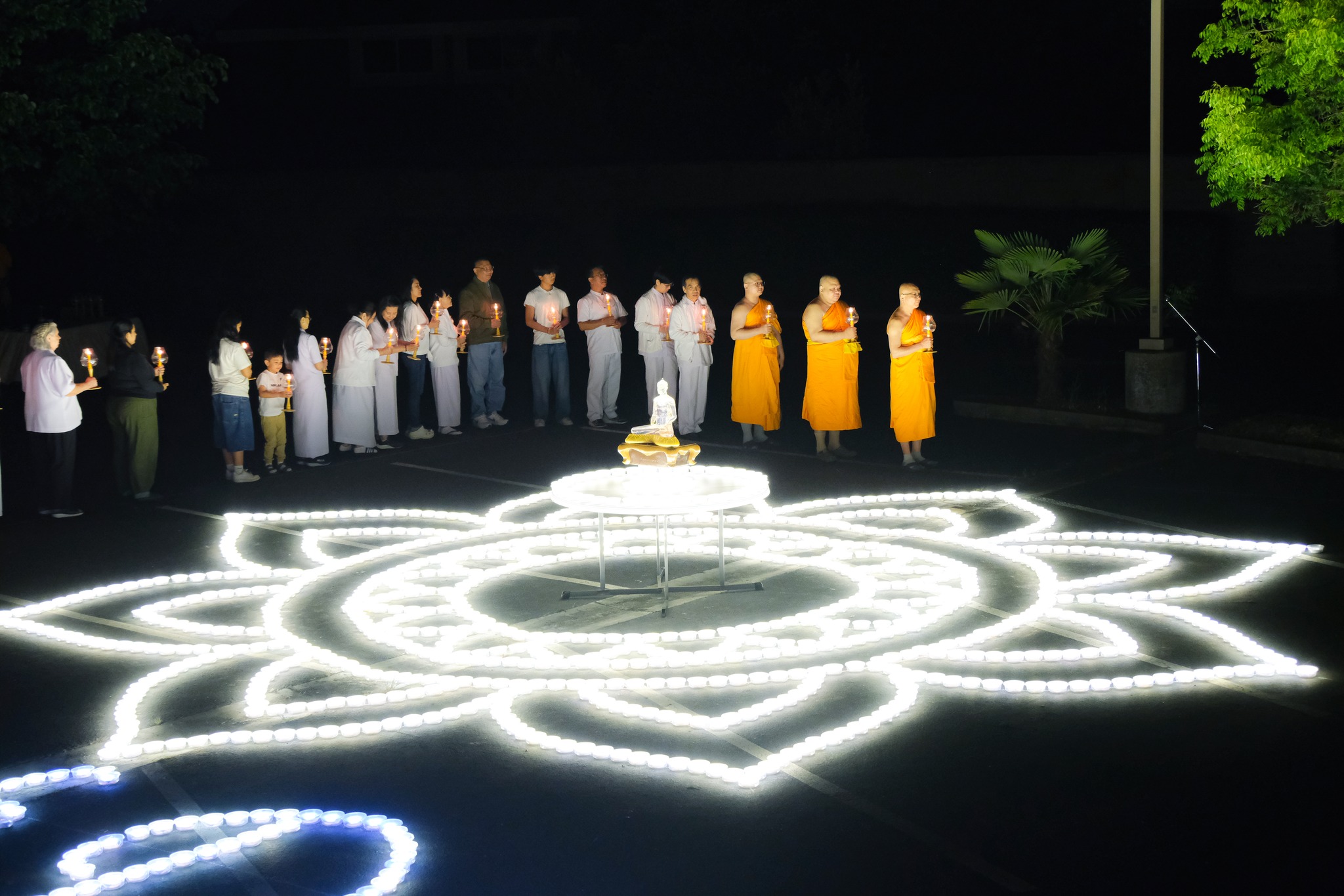 วัดพระธรรมกายมินเนโซตา จัดงานบุญเนื่องในวันวิสาขบูชา