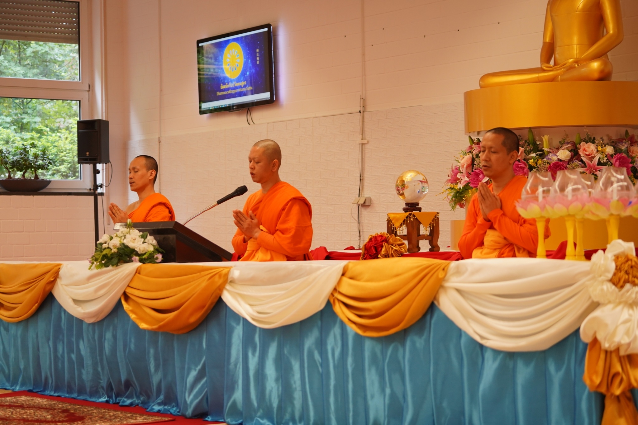 วัดพุทธนอร์ดไรน์ เวสท์ฟาเลน จัดงานบุญเนื่องในวันวิสาขบูชา