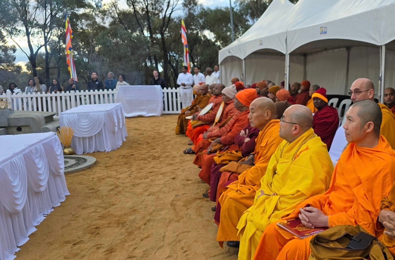 พิธีอัญเชิญพระศรีมหาโพธิ์จากประเทศศรีลังกา มาประดิษฐาน ณ วิหาร Bodhi Dhamma