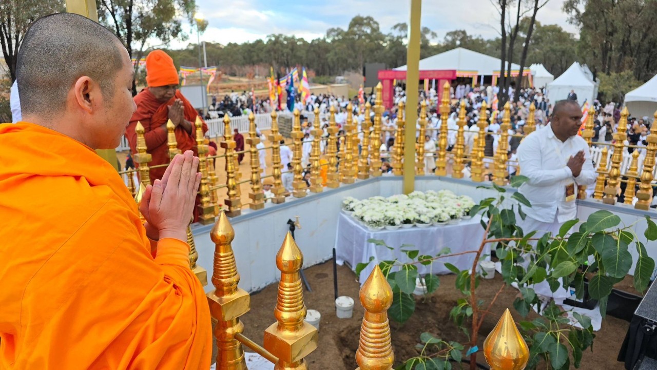 พิธีอัญเชิญพระศรีมหาโพธิ์จากประเทศศรีลังกา มาประดิษฐาน ณ วิหาร Bodhi Dhamma