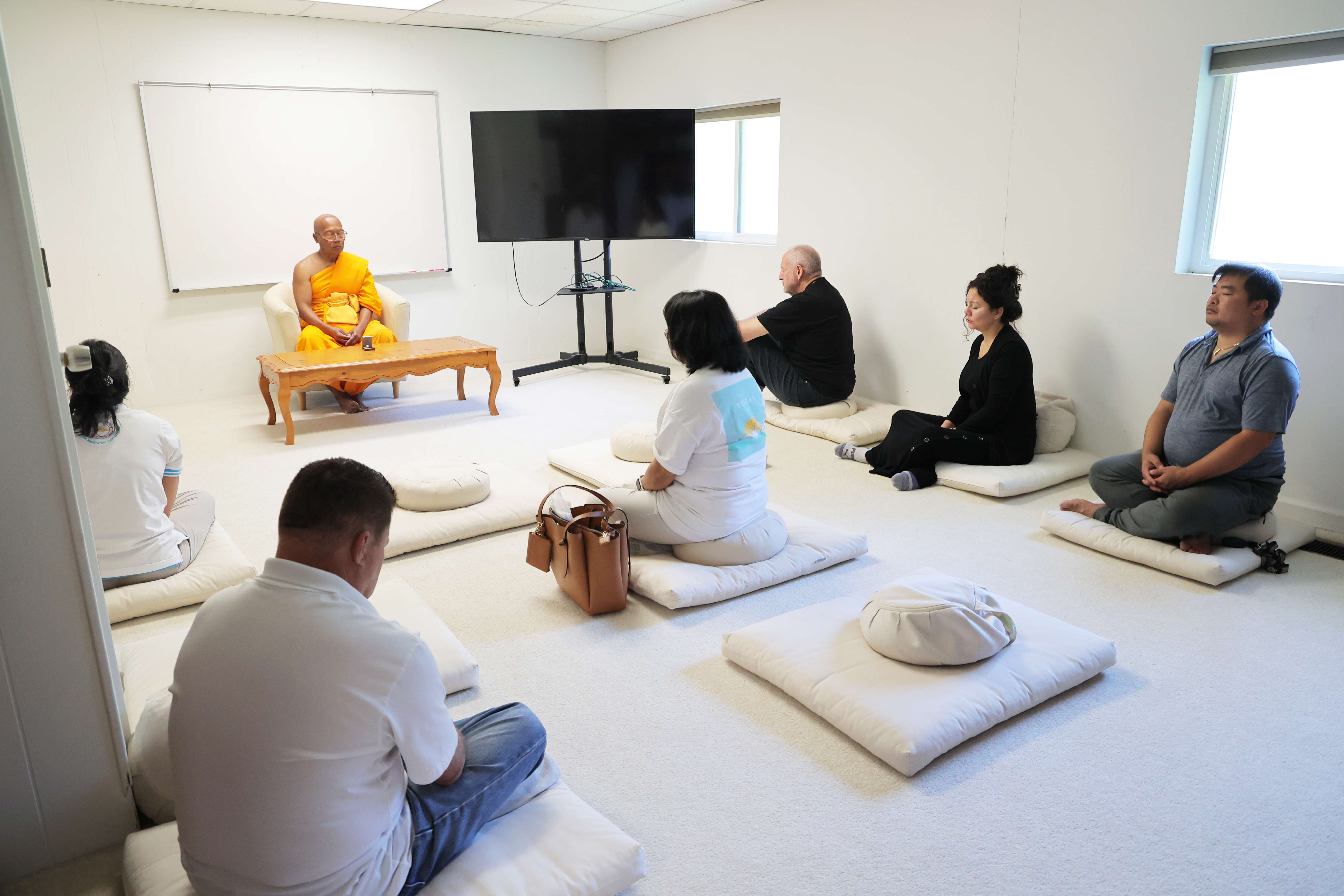 วัดพระธรรมกายจอร์เจีย จัดพิธีถวายเรือนแก้วสมปรารถนา