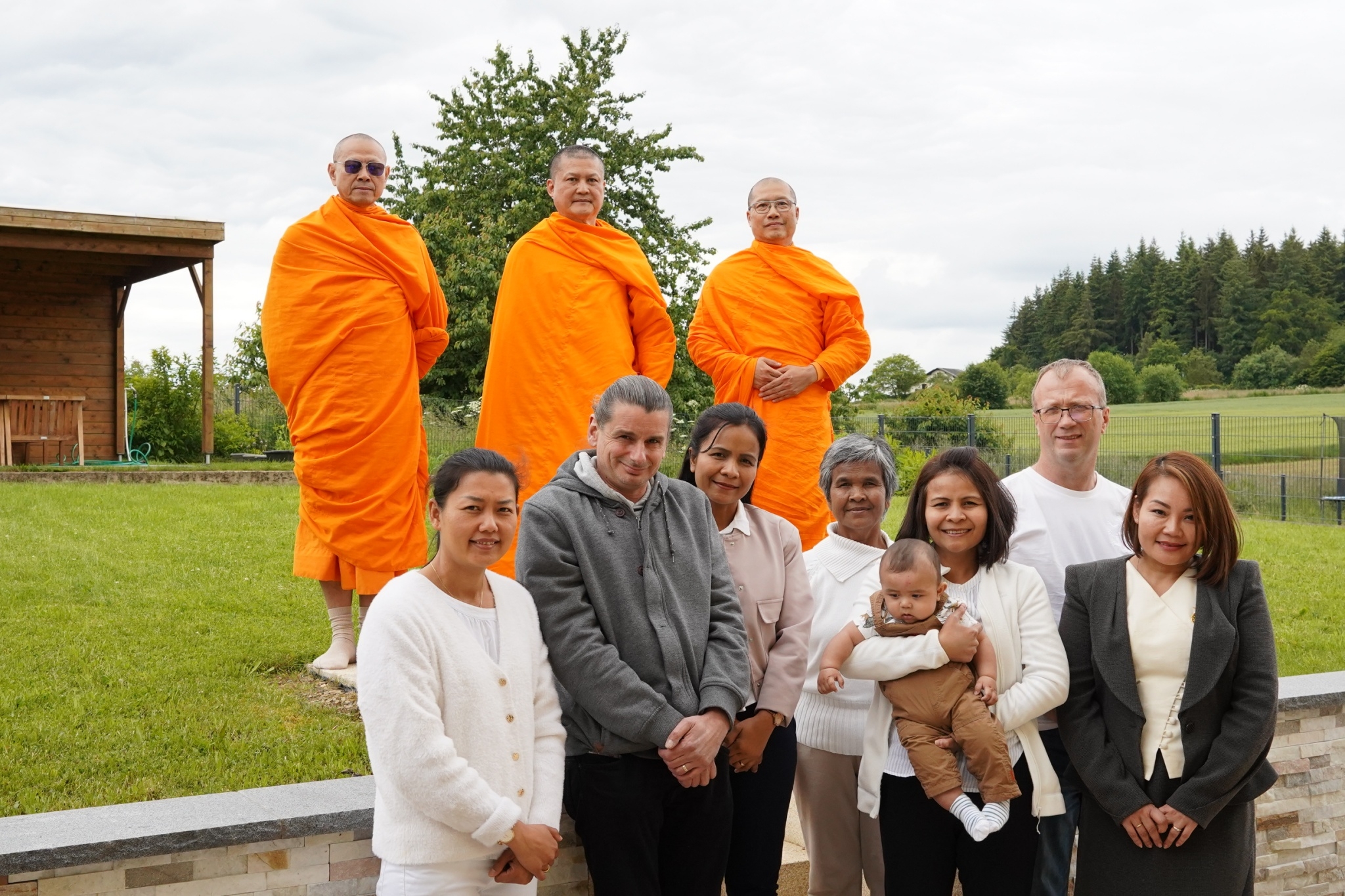 วัดพระธรรมกายเบเนลักซ์ จัดปฏิบัติธรรม ณ เมือง Hosingen